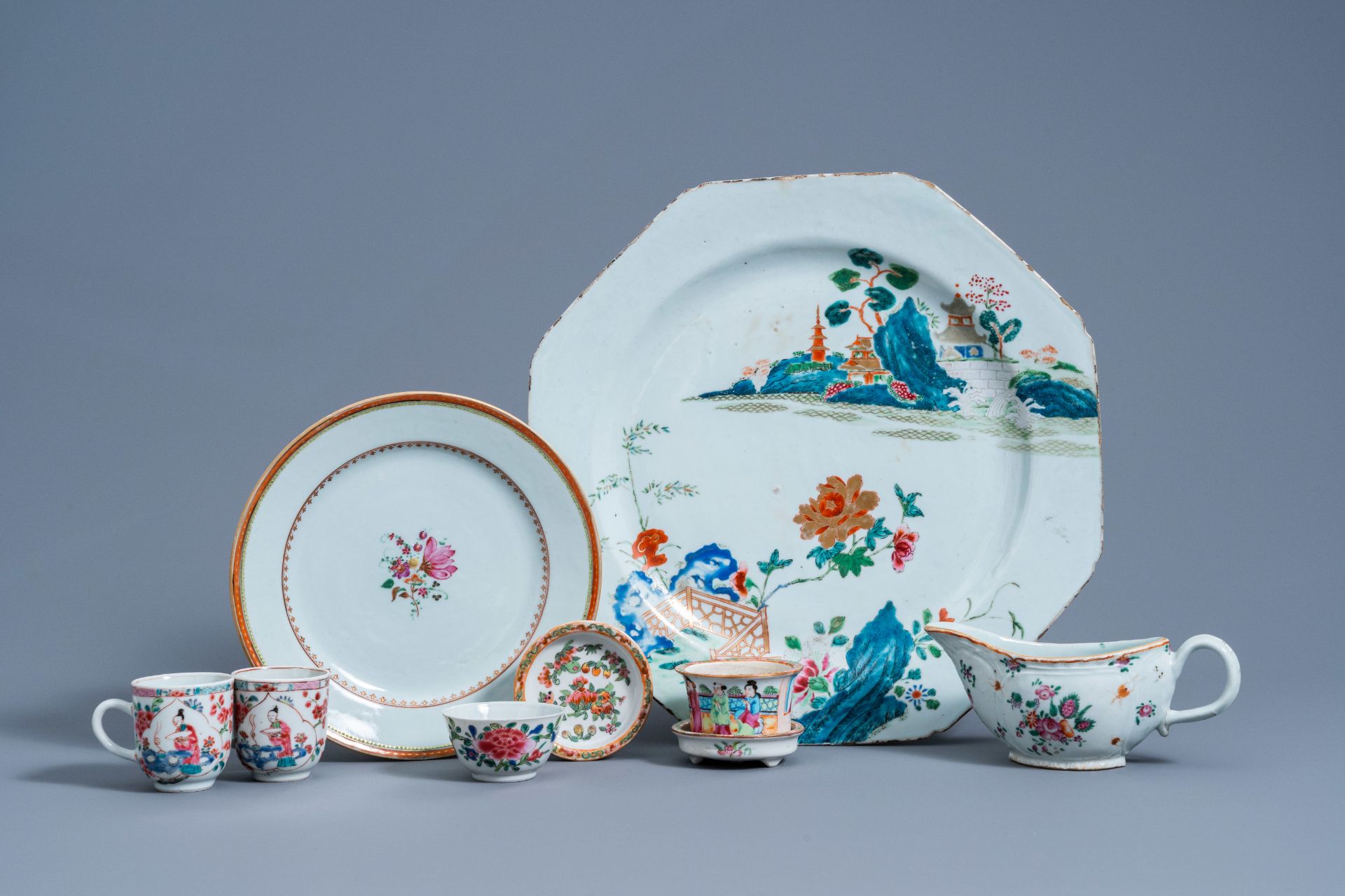 A varied collection of Chinese famille rose porcelain, 18th/19th C.