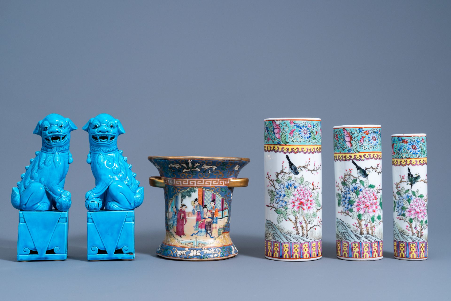 A varied collection of Chinese famille rose and turquoise glazed porcelain, 20th C. - Image 2 of 14