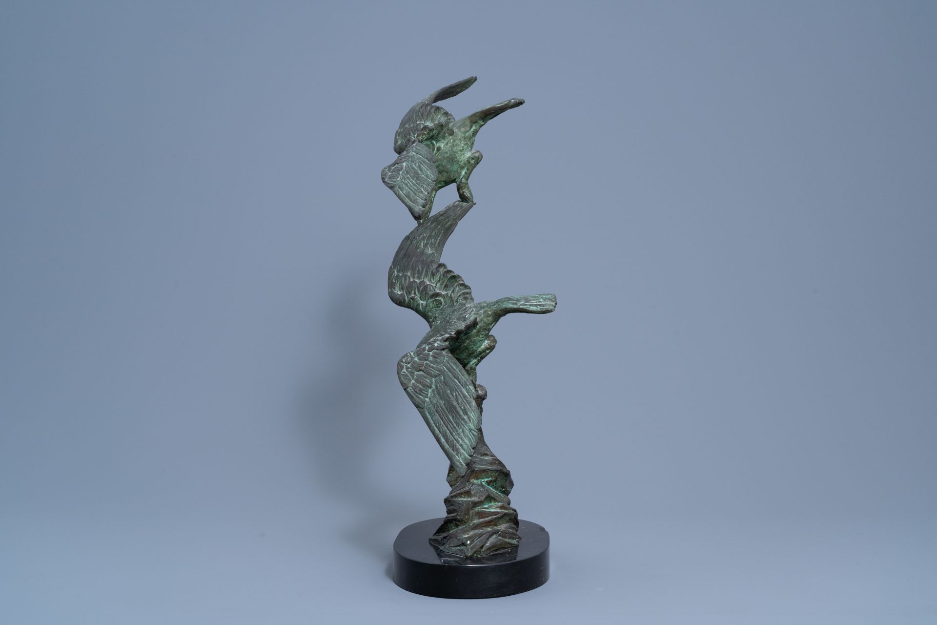 E. Tissot (20th C.): 'Mouettes', green patinated bronze on a black marble base - Image 5 of 18