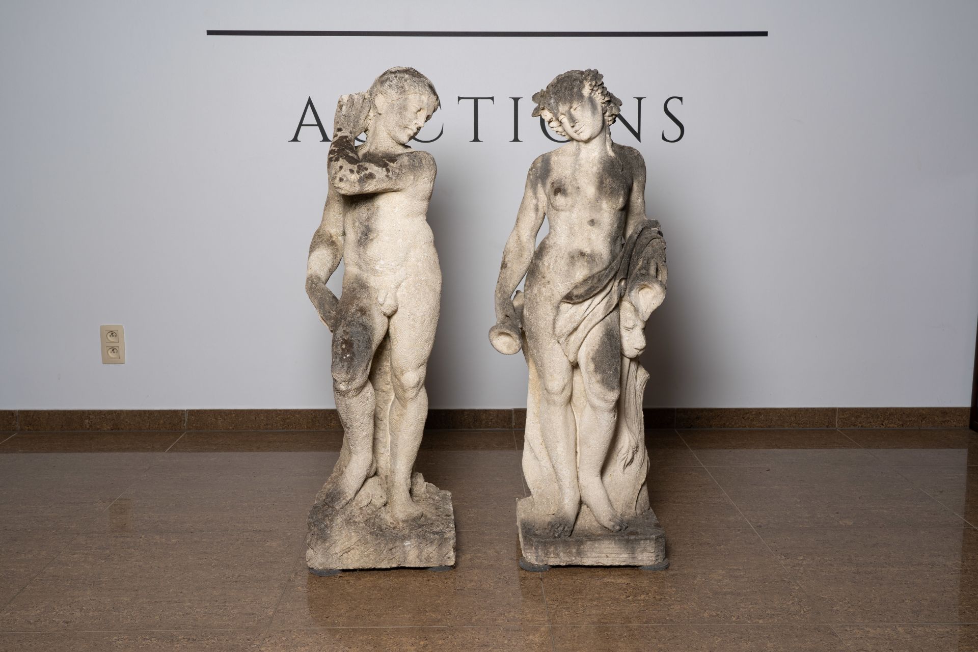 After the antique: Two imposing composite garden statues, most probaly Italy, 20th C. - Image 2 of 8