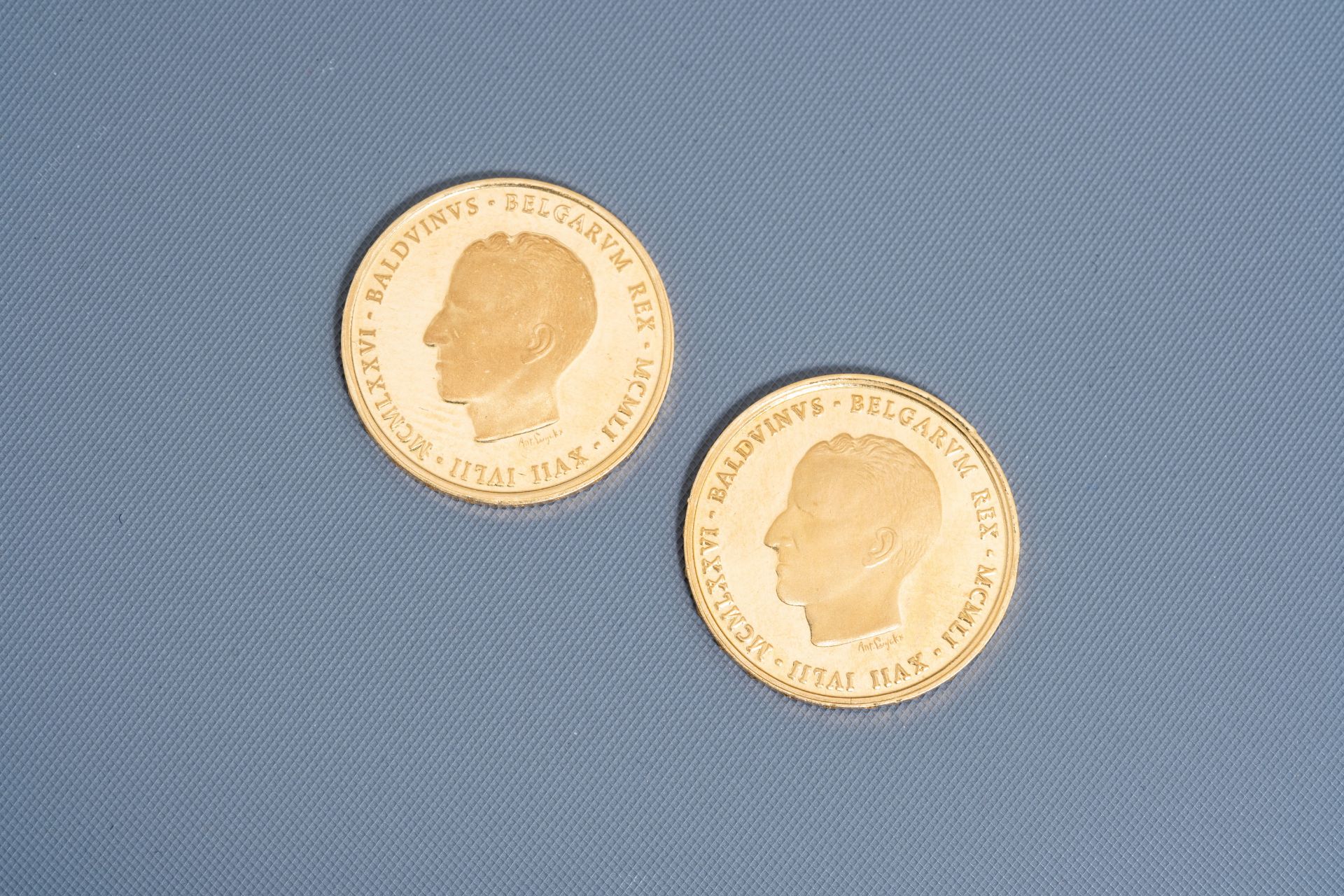 Three Belgian 21,6 carat yellow gold coins on the occasion of the 25th anniversary of King Baudouin - Image 3 of 9