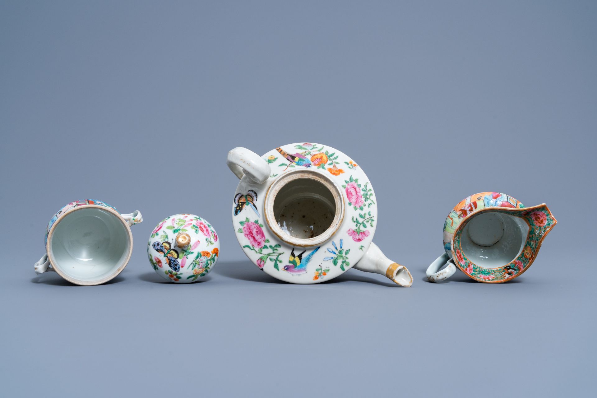 A varied collection of Chinese Canton famille rose porcelain, 19th/20th C. - Image 10 of 11