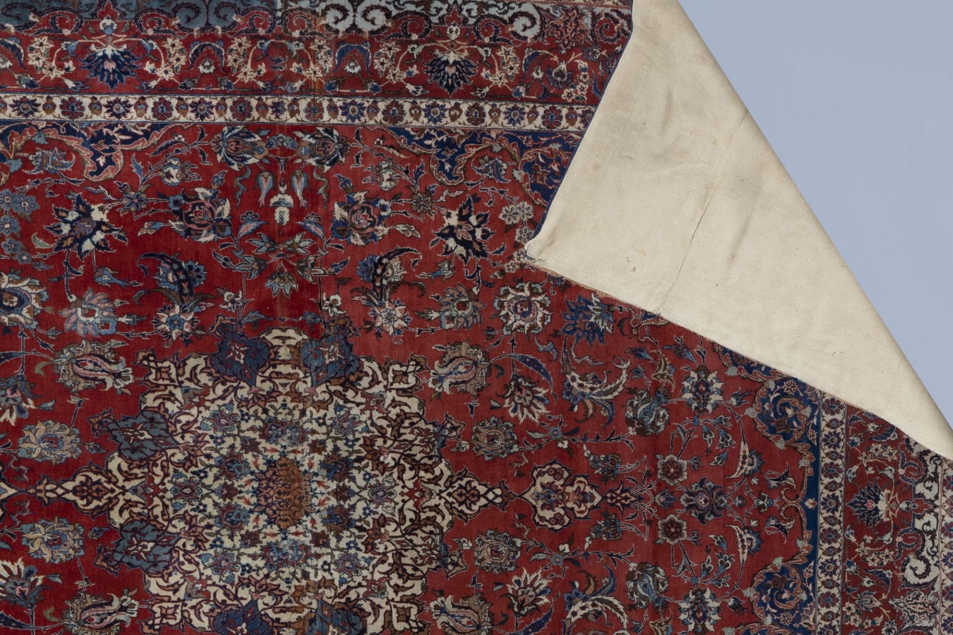 An Oriental Isfahan rug with floral design, wool and silk on cotton, Iran, third quarter of the 20th - Image 3 of 3