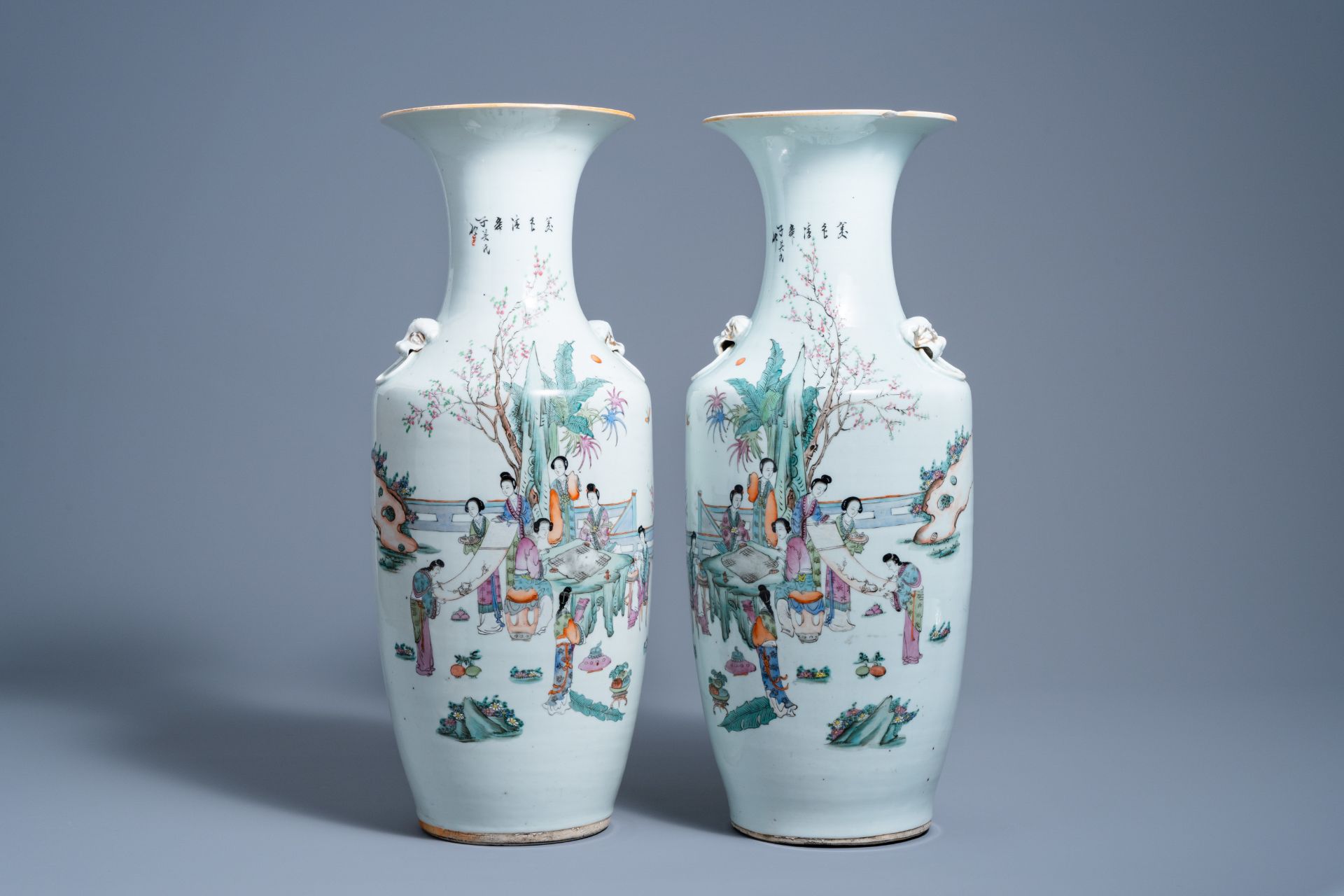 A pair of Chinese famille rose vases with ladies at leisure and an 'Immortals' bowl, 19th/20th C. - Image 3 of 10