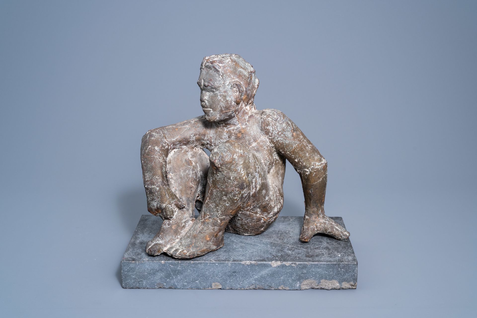 Henk Visser (1956): Seated figure, bronze on a bluestone base, ed. 1/6 - Image 4 of 15