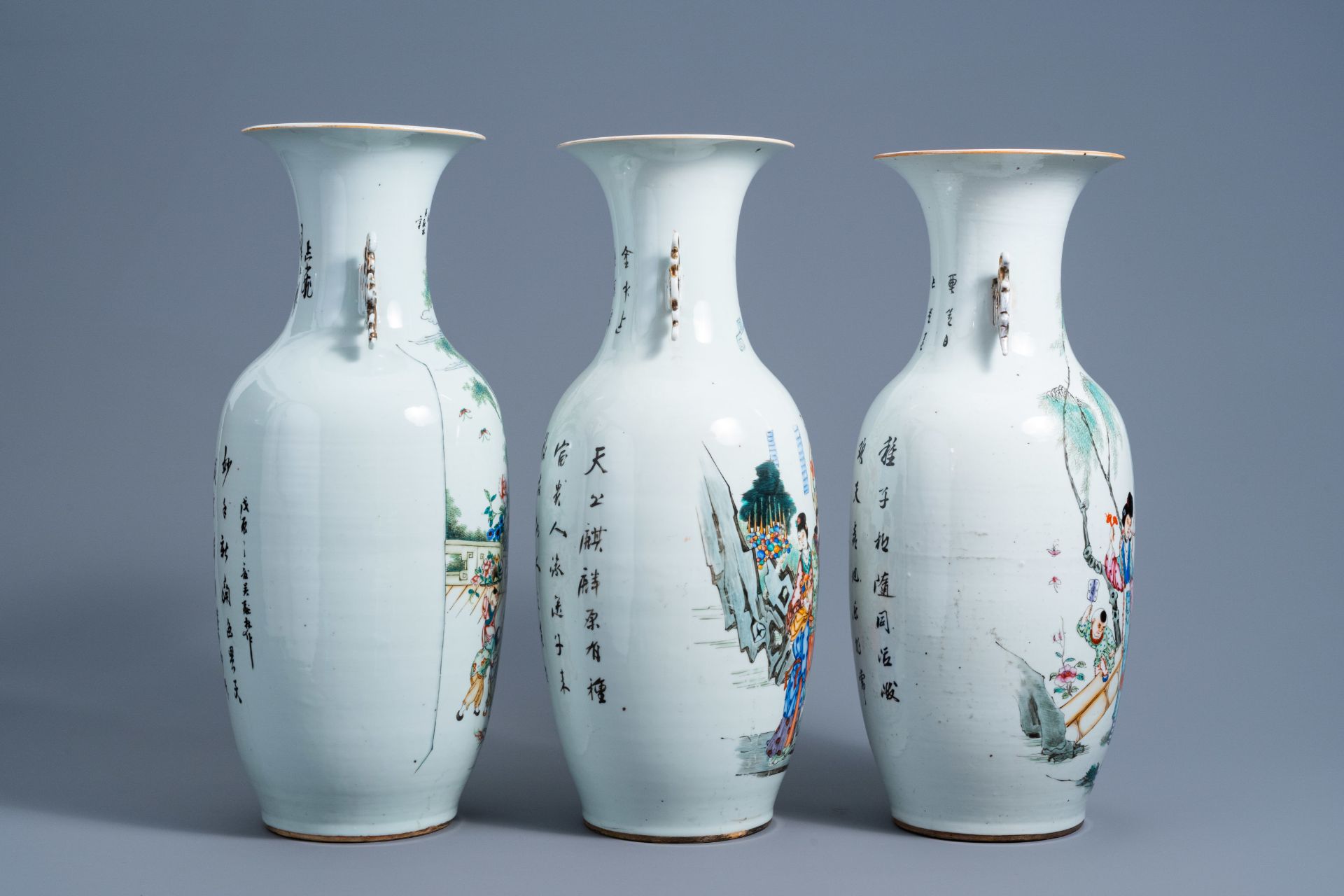 Three various Chinese qianjiang cai vases with figurative design, 19th/20th C. - Bild 4 aus 6