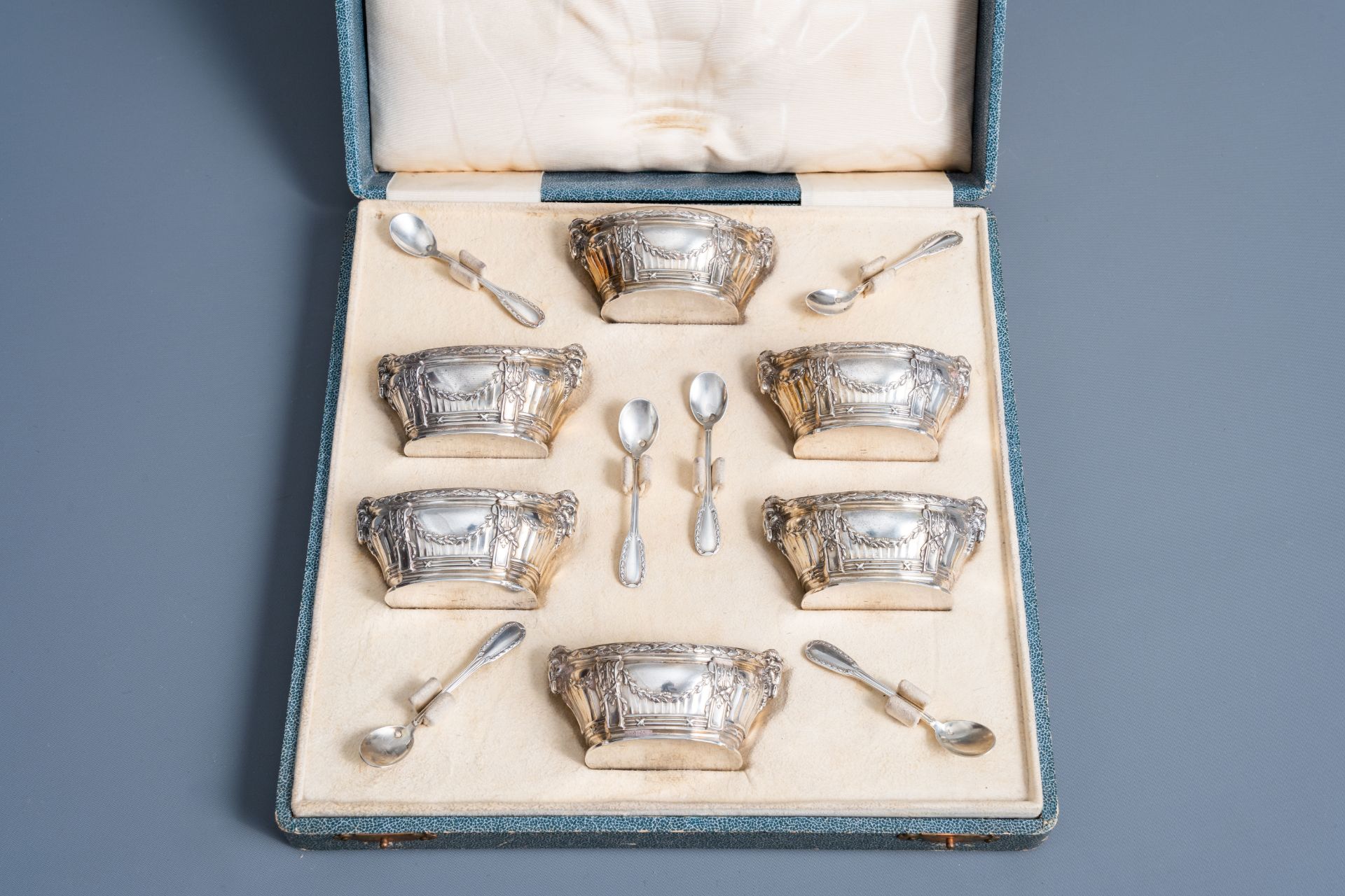 Six silver Louis XVI style salts with spoon with matching 'Wolfers Frres' case, 950/000, maker's ma - Image 2 of 20