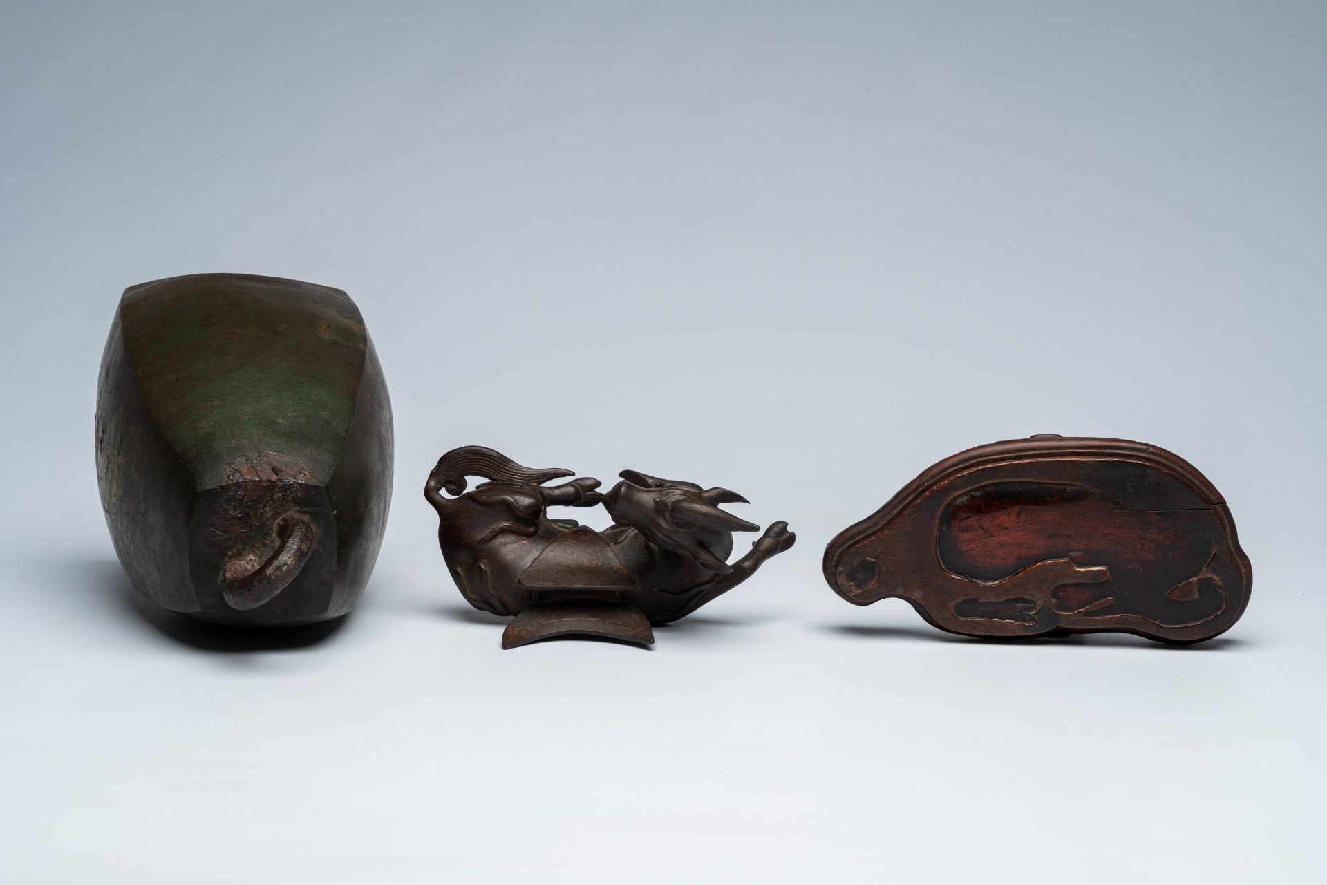 Six Chinese and Asian bronze and metal objects, probably Song and later - Image 8 of 9