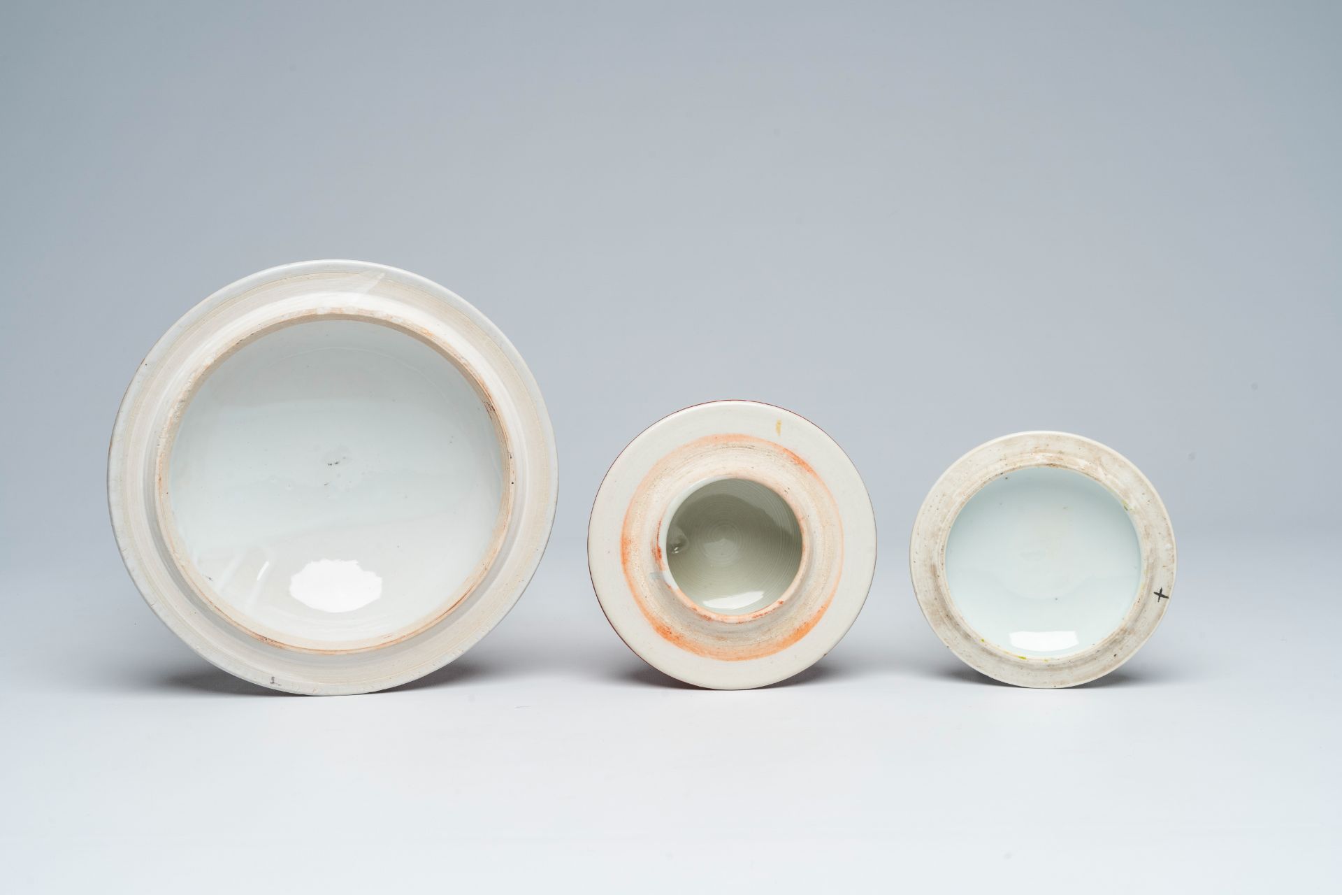 A varied collection of Chinese polychrome porcelain comprising two jars and covers and three vases, - Image 9 of 9