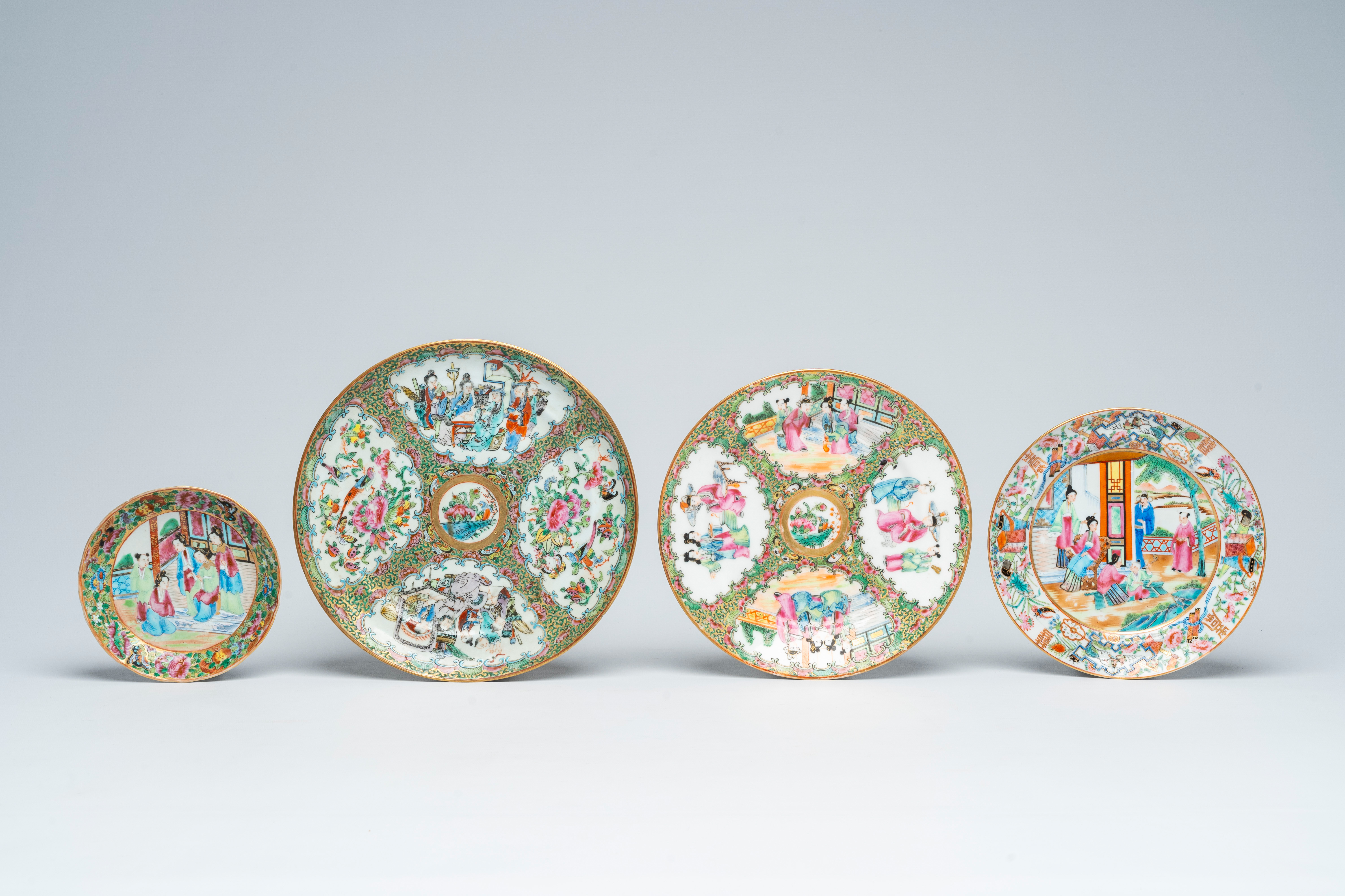 A varied collection of Chinese Canton famille rose porcelain, 19th/20th C. - Bild 12 aus 13