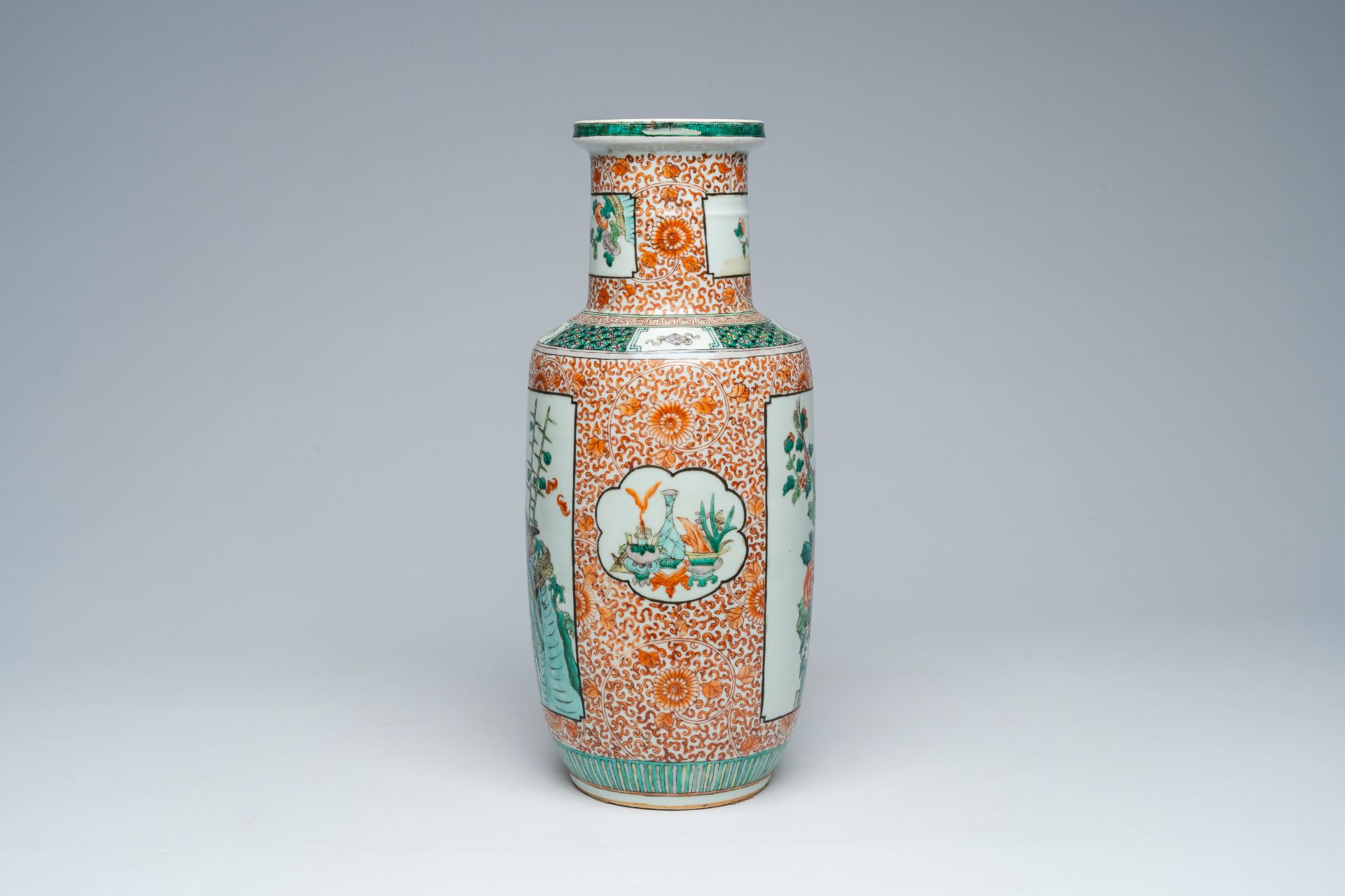 A Chinese famille verte vase with birds among blossoming branches, 19th C. - Image 2 of 6