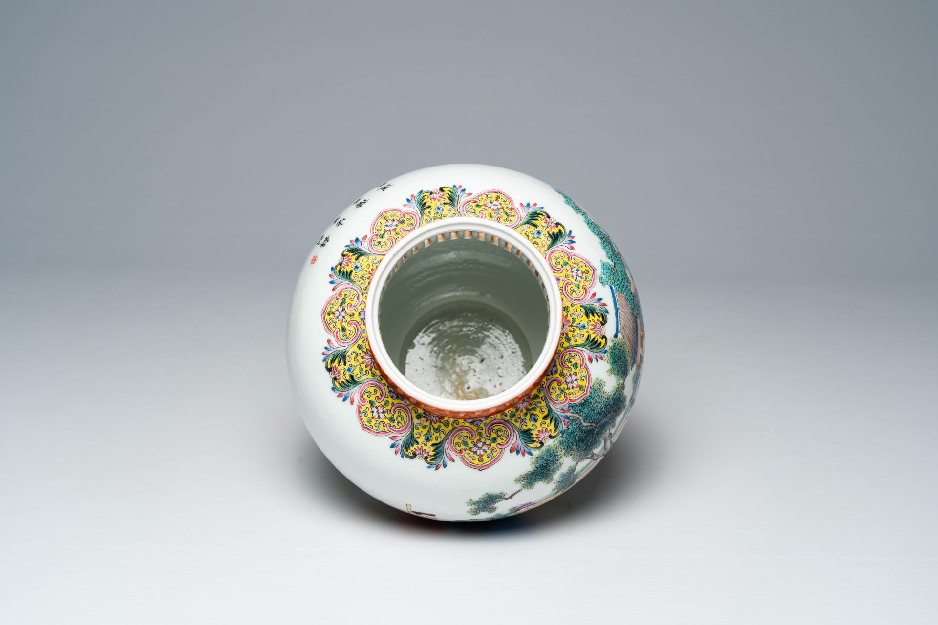 A Chinese famille rose vase with the welcoming of the travellers, Qianlong mark, Republic, 20th C. - Image 6 of 7