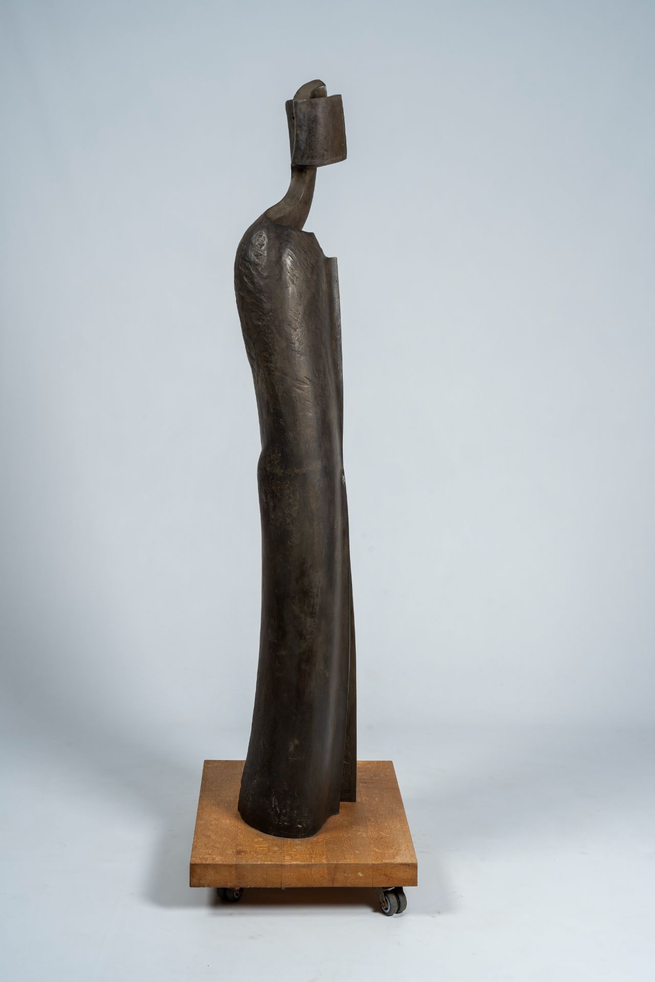 Jacques Tenenhaus (1947): 'The walking man', steel patinated bronze, foundry Landowski, ed. 1/8, dat - Image 4 of 9
