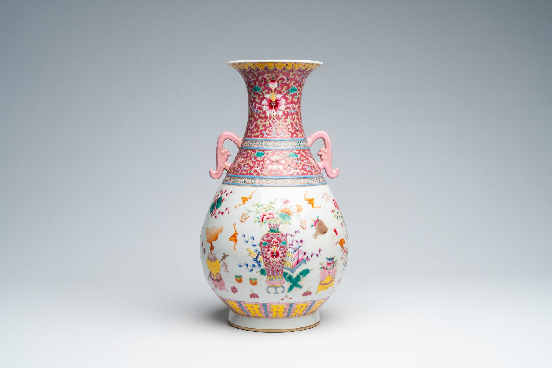 A Chinese famille rose 'yuhuchunping' vase with antiquities design, Qianlong mark, 19th C. - Image 2 of 7