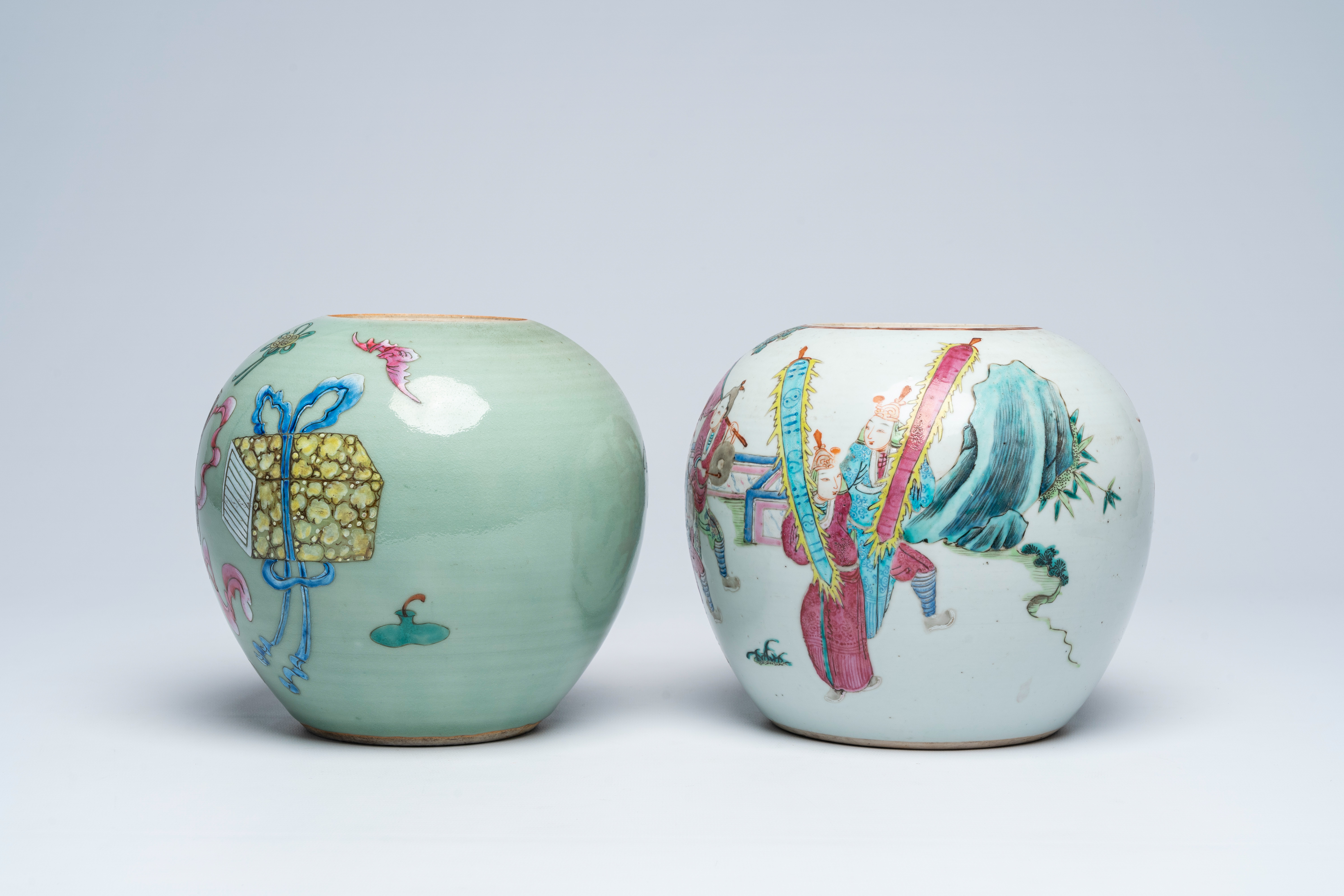 Two Chinese famille rose jars with wooden covers with antiquities design and the qilin Song Zi, 19th - Bild 3 aus 7