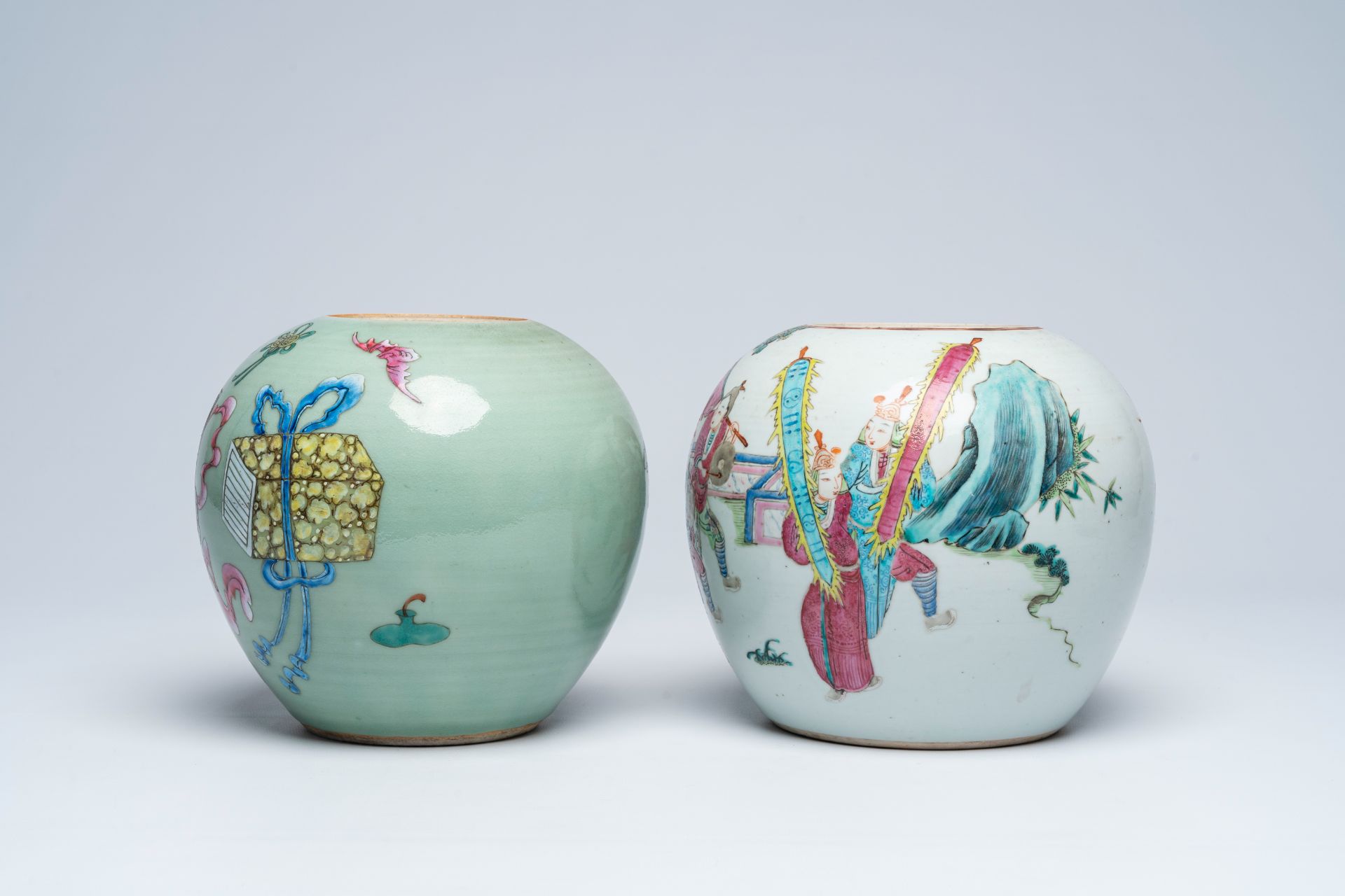 Two Chinese famille rose jars with wooden covers with antiquities design and the qilin Song Zi, 19th - Image 3 of 7