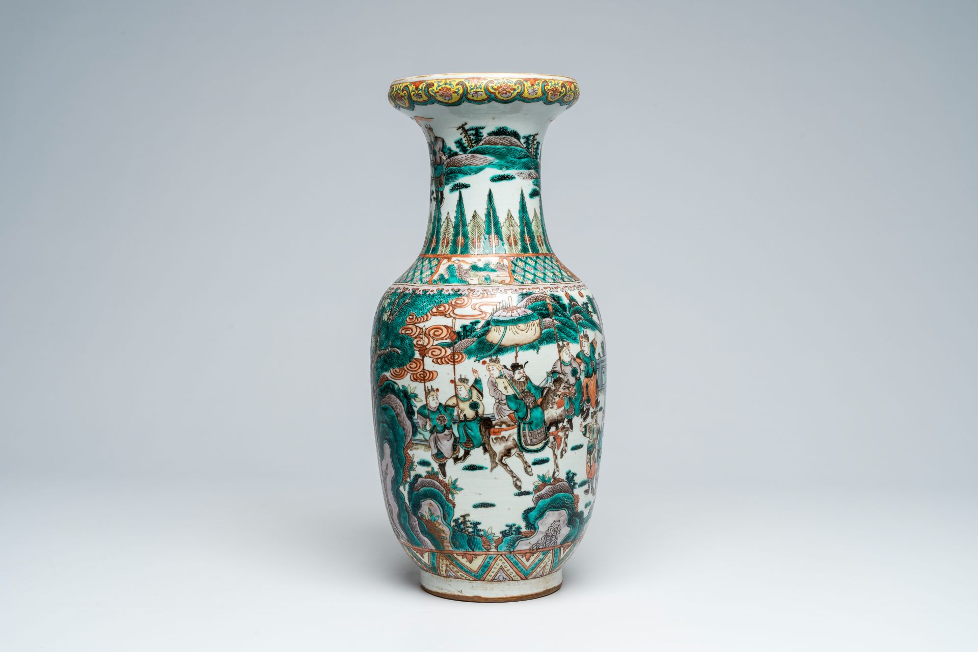 A Chinese famille verte vase with a palace scene all around, 19th C. - Image 3 of 5