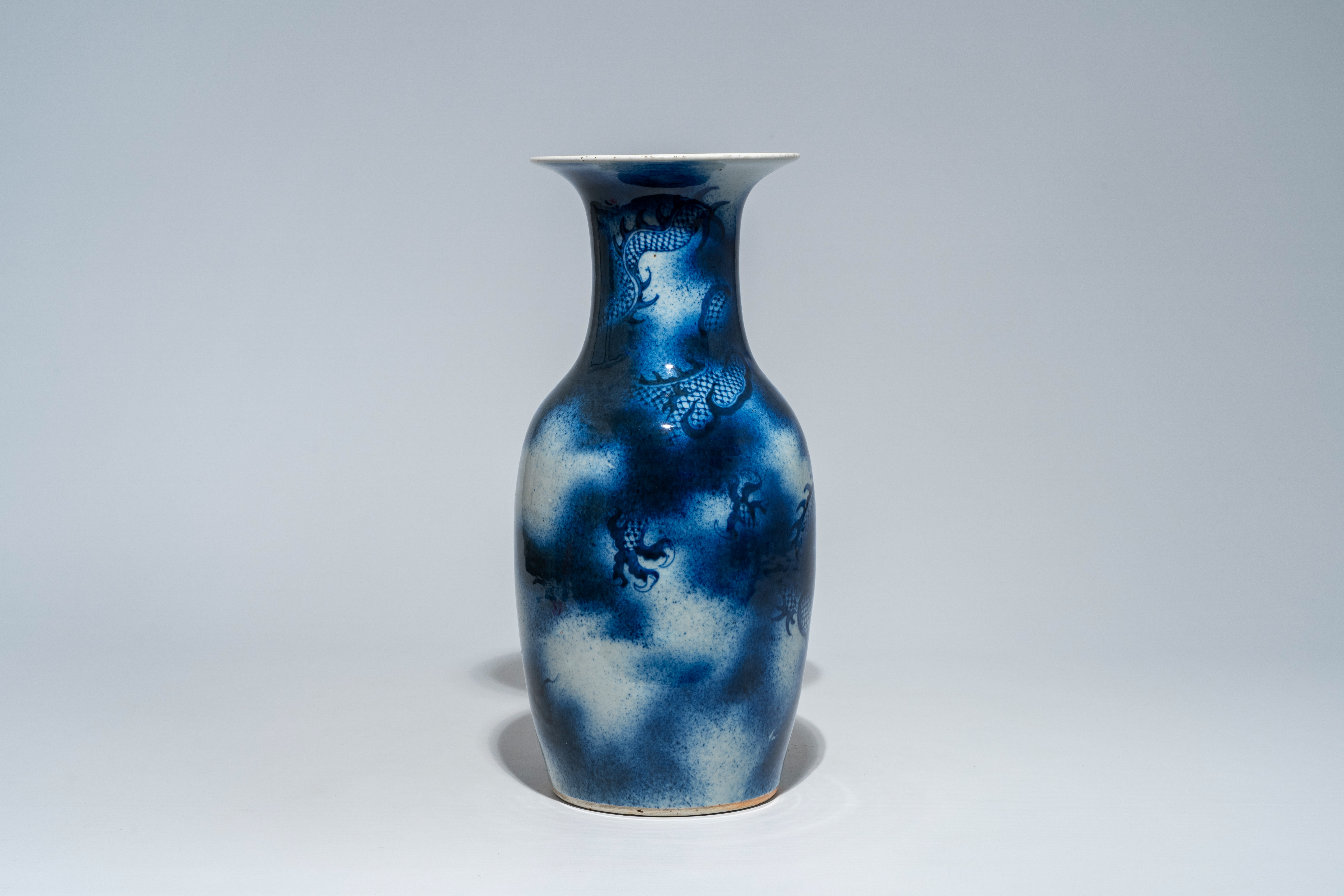 A Chinese blue and white 'dragon chasing the pearl' vase, 19th C. - Image 3 of 7