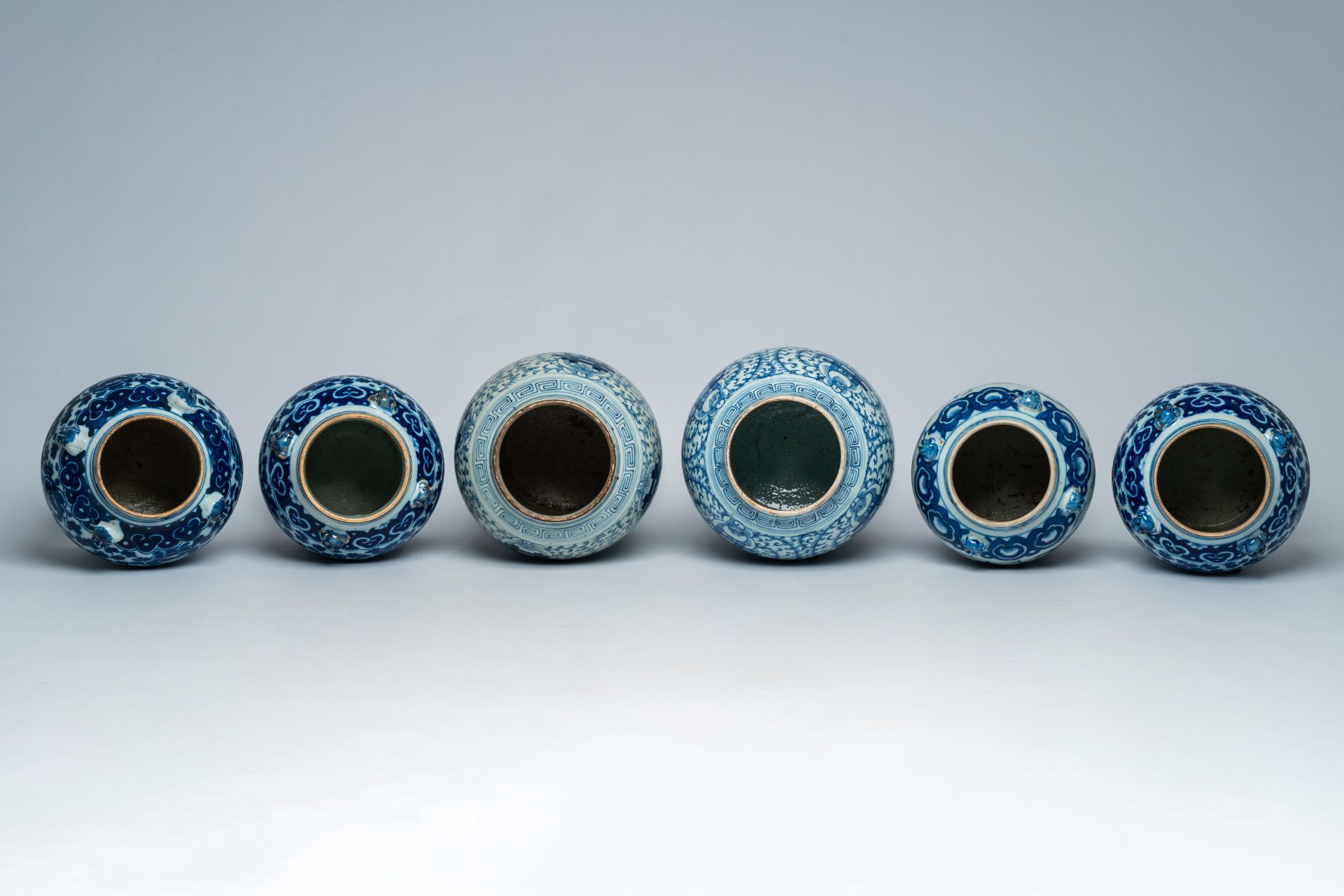 Six Chinese blue and white vases and covers with 'double happiness' and floral design, 19th/20th C. - Image 6 of 9