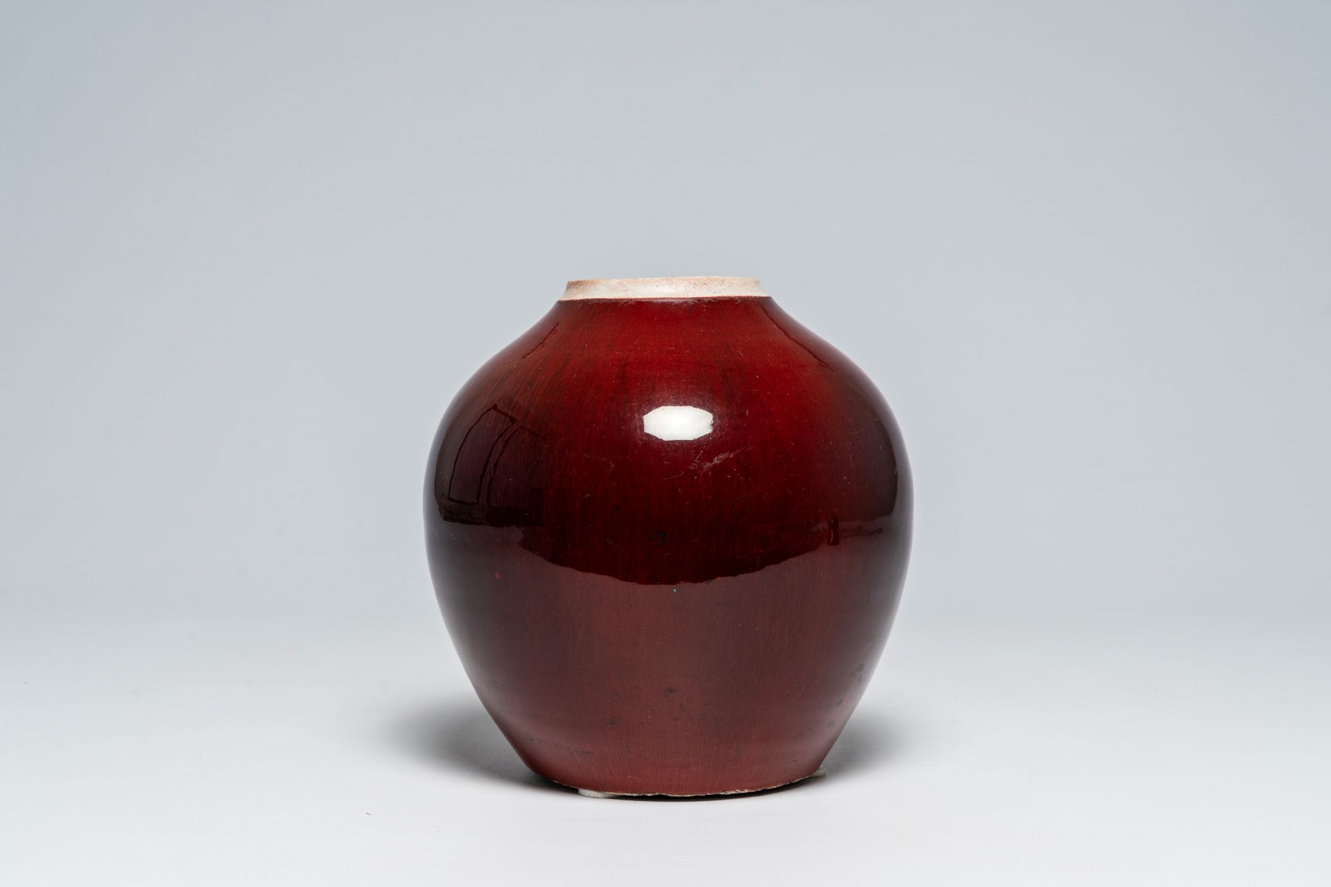 A Chinese monochrome flambÃ© glazed jar with metal cover, 19th C. - Image 2 of 7