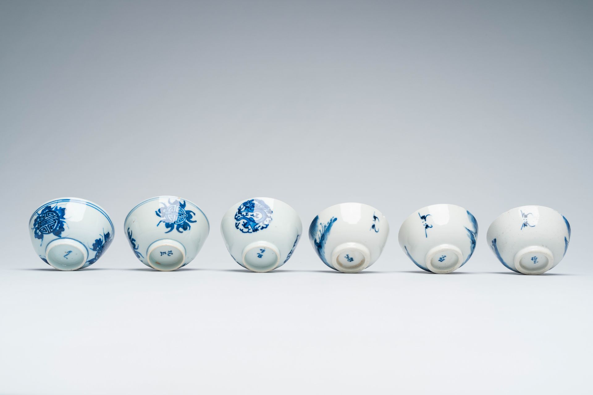 Nine various Chinese blue and white Vietnamese market 'Bleu de Hue' saucers and six bowls, 19th C. - Image 7 of 9