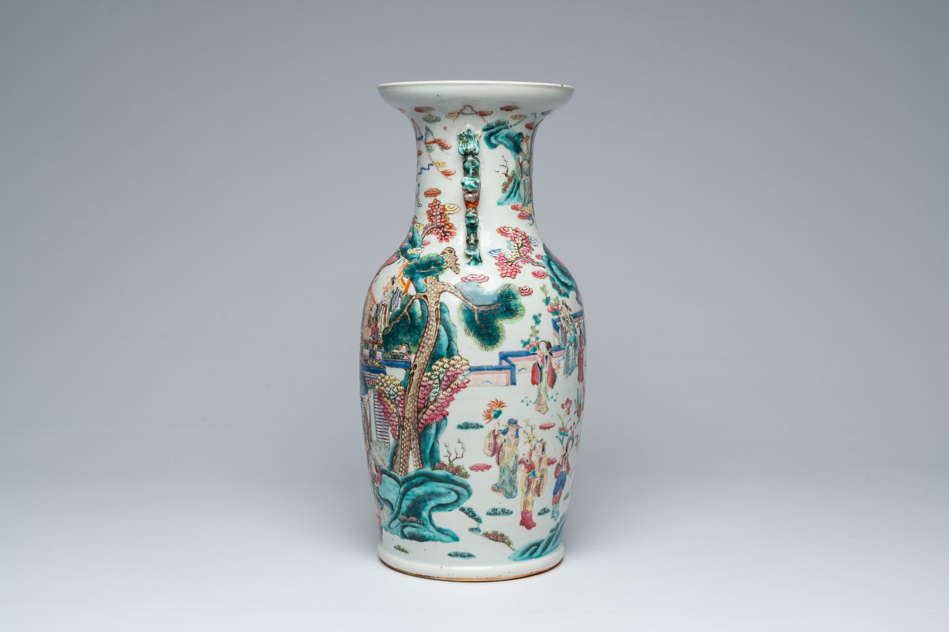 A Chinese famille rose 'Immortals' vase, 19th C. - Image 2 of 6