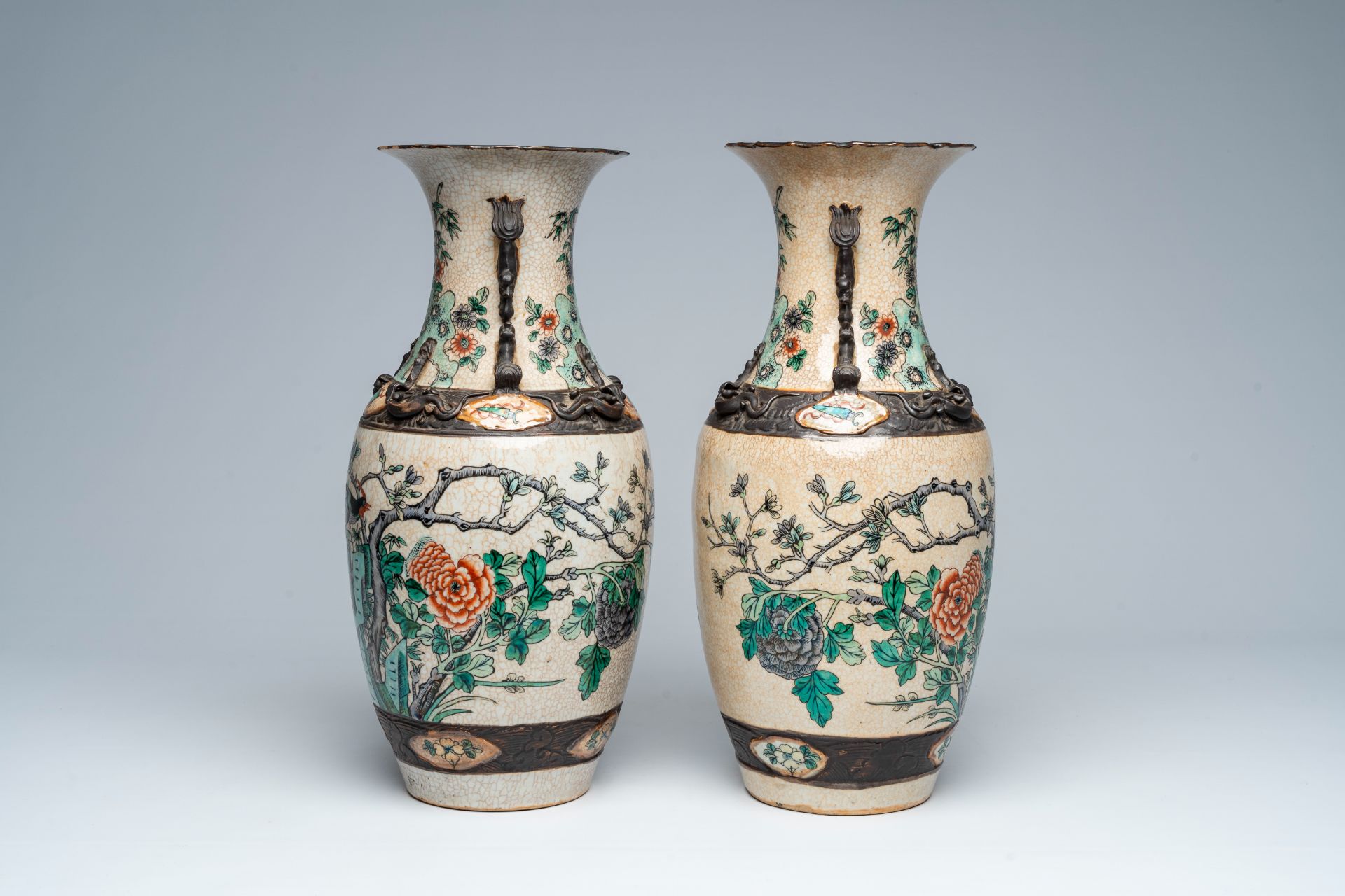 A pair of Chinese Nanking crackle glazed famille verte vases with a bird among blossoming branches, - Bild 2 aus 6