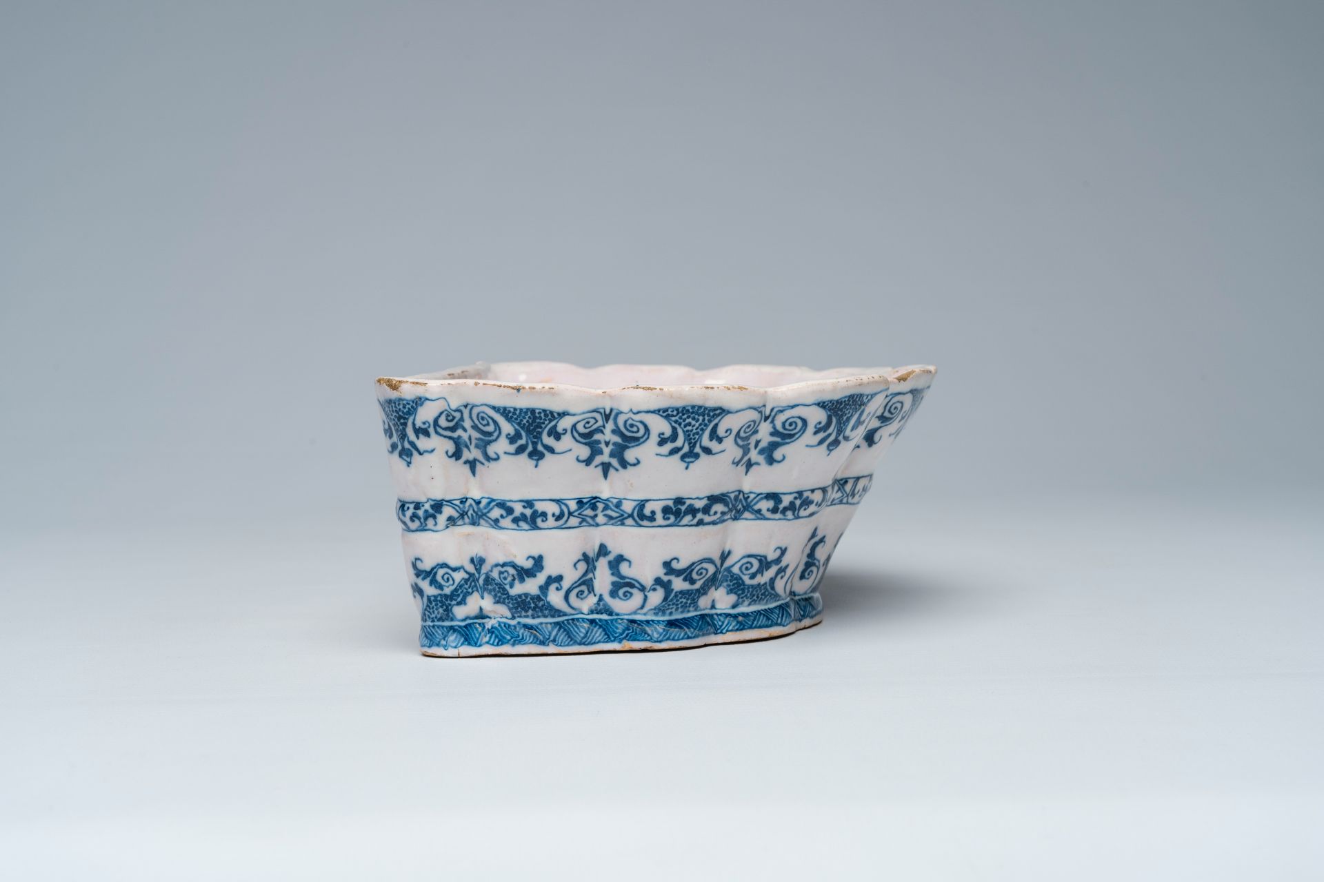 A blue and white Moustiers faience flower holder, France, 18th C. - Image 5 of 7