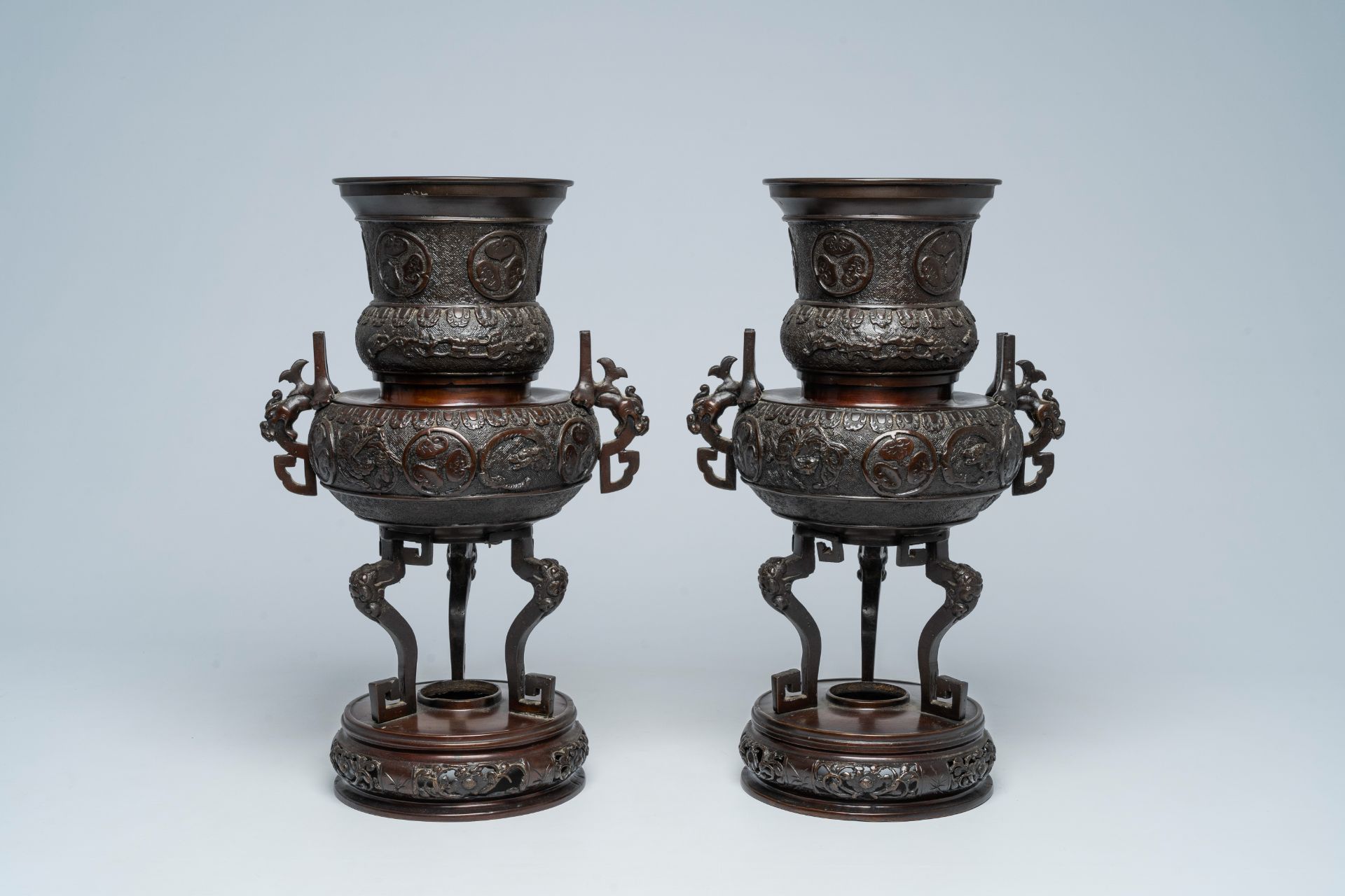 A pair of Japanese bronze vases with Tokugawa medallions in relief, Meiji, 19th C. - Image 4 of 7