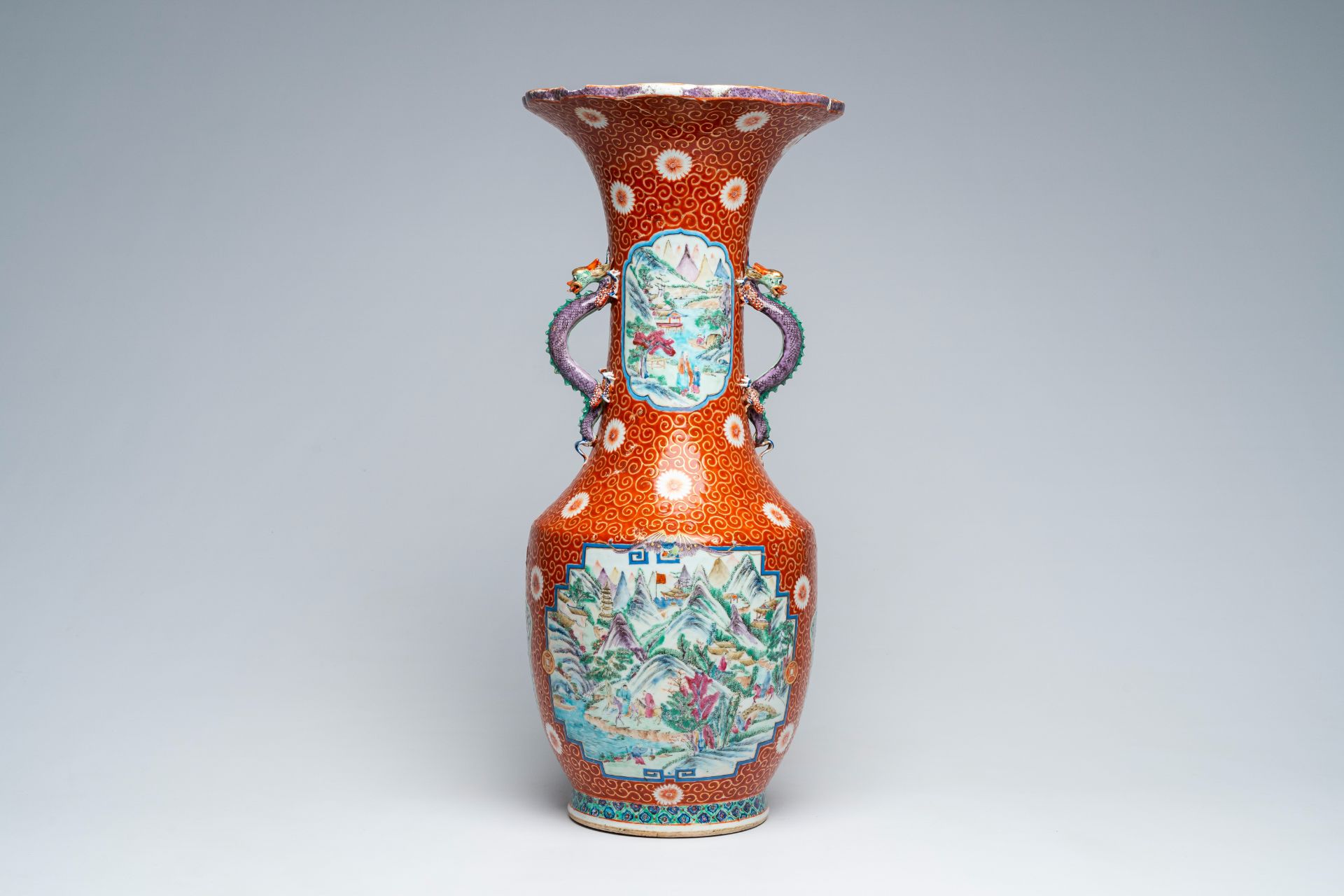 A Chinese famille rose vase after a Japanese example and ten famille rose dishes with animated scene - Image 14 of 17