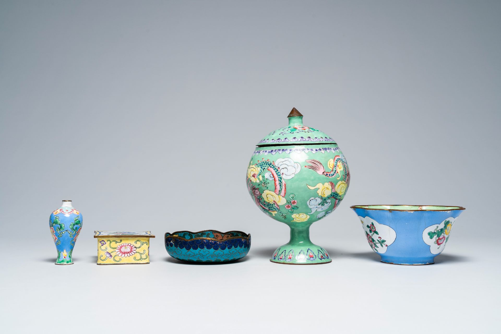 A varied collection of Chinese cloisonnÃ© items and a pewter saucer, 20th C. - Image 5 of 9