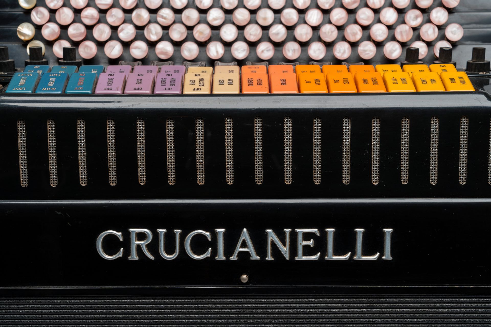 An Italian 'Crucianelli' chromatic accordion with button keyboard, ca. 1950 - Image 4 of 5