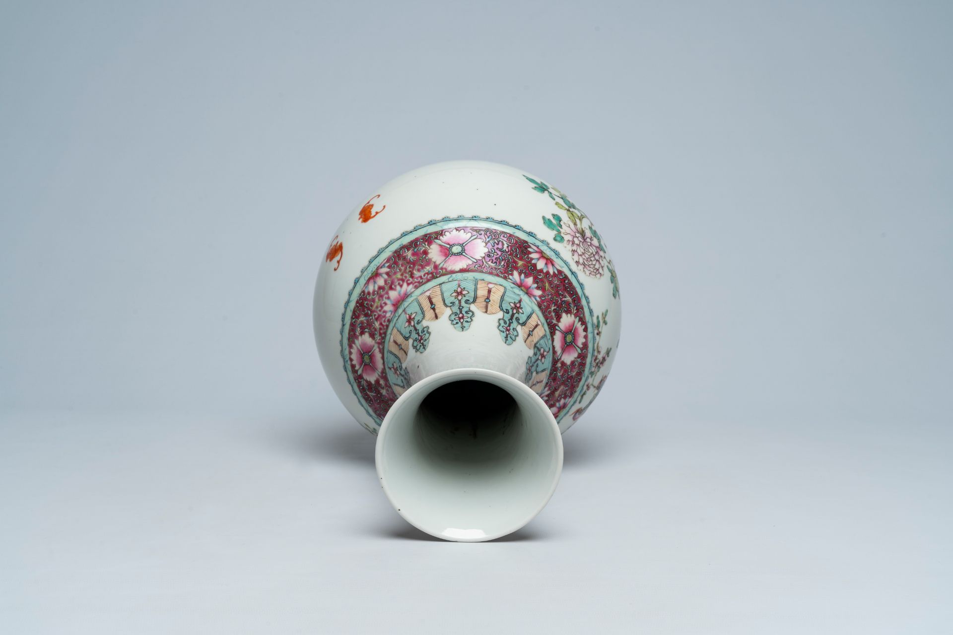 A Chinese famille rose vase with pheasants among blossoming branches, Qianlong mark, 20th C. - Image 5 of 6