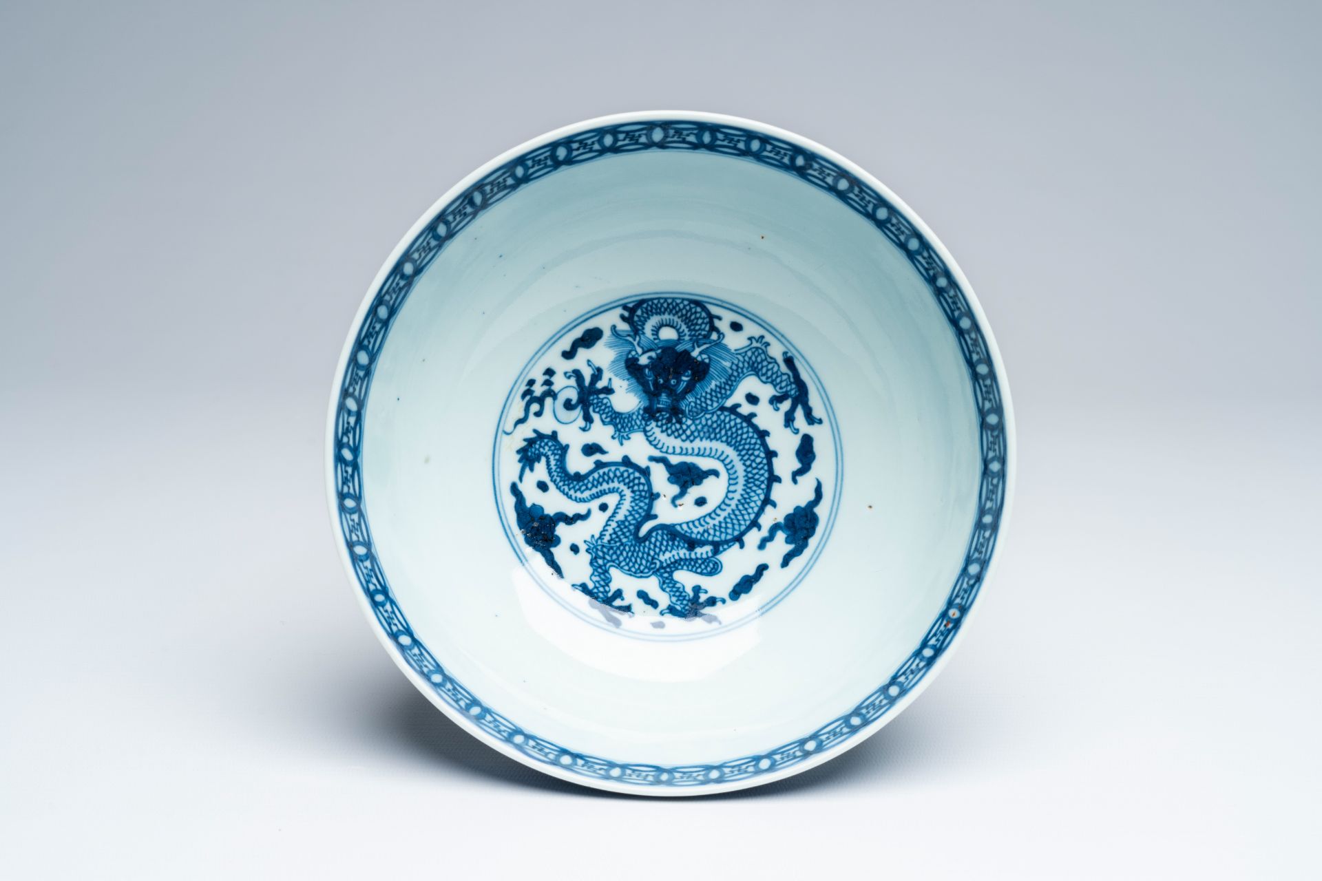 A Chinese blue and white bowl with a dromedary and warriors in a landscape and a medallion with a dr - Image 6 of 7