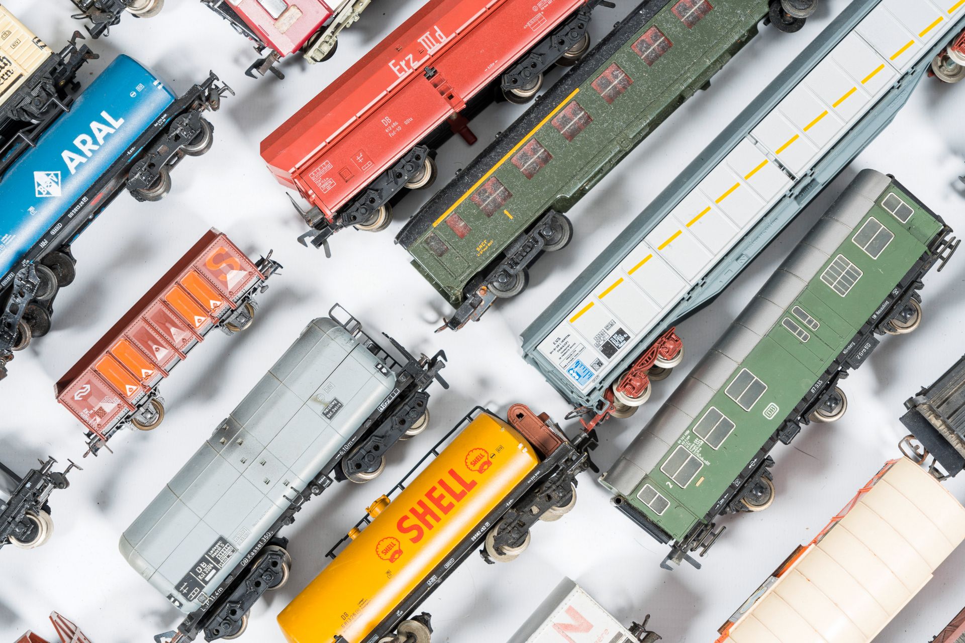 A large and varied collection of toy trains and attributes, various origins (a.o. Marklin), 20th C. - Image 8 of 10