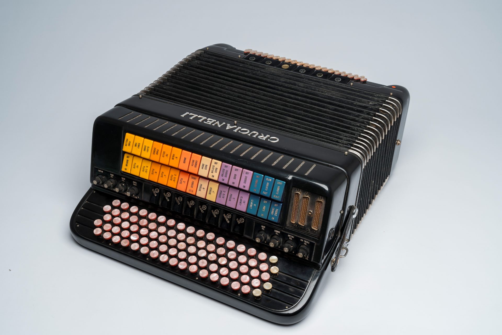 An Italian 'Crucianelli' chromatic accordion with button keyboard, ca. 1950 - Image 5 of 5