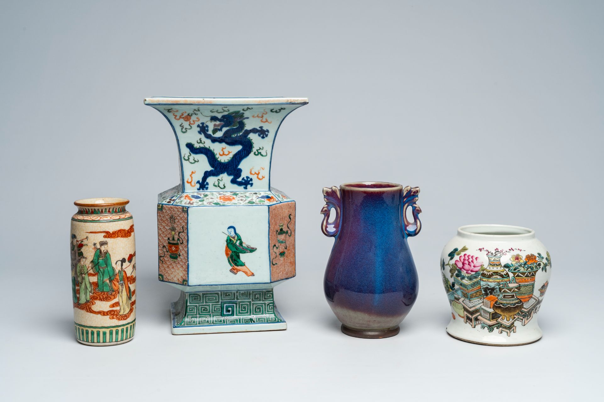 Four various Chinese polychrome and monochrome vases, 19th/20th C. - Image 8 of 8