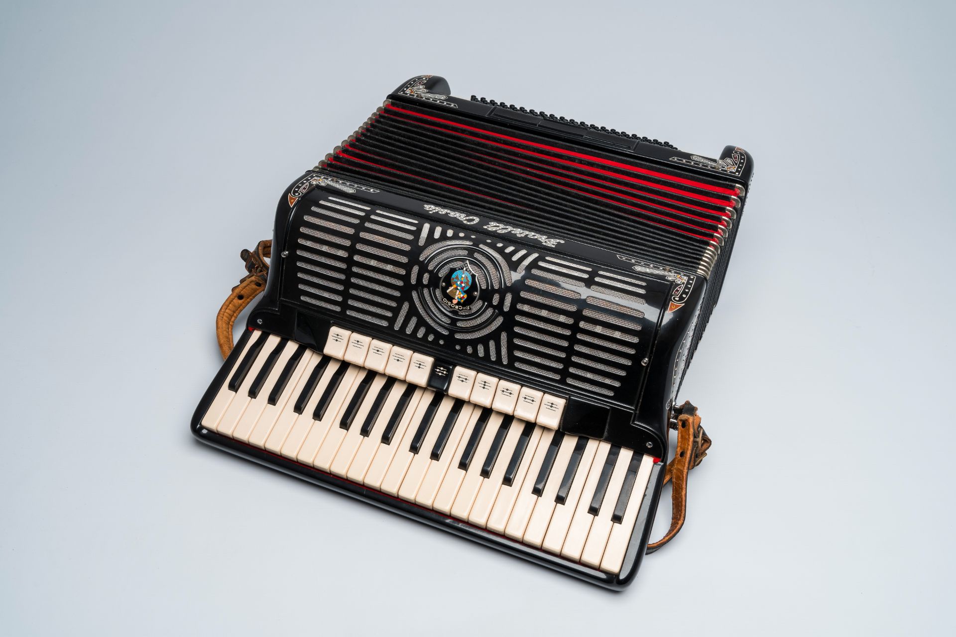 An Italian 'Fratelli Crosio' chromatic accordion with piano keyboard and box, ca. 1950/60 - Image 4 of 5