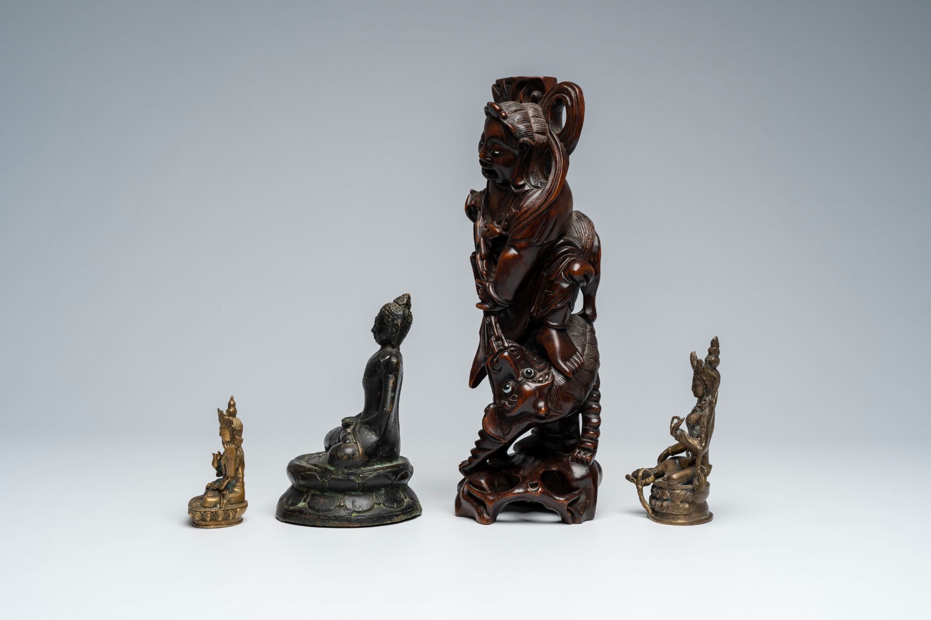 Four Asian bronze and wood sculptures, 19th/20th C. - Image 3 of 7