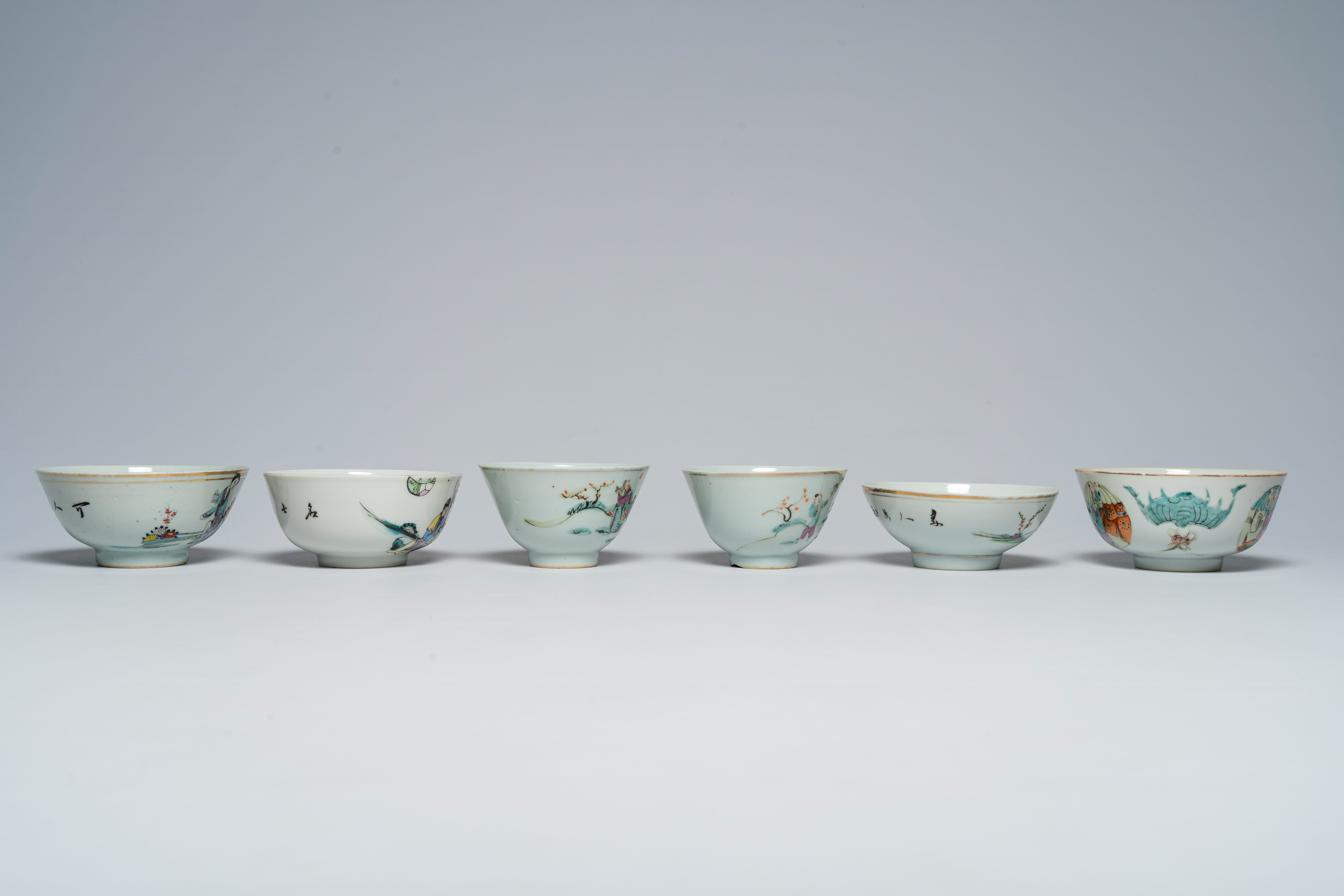 A varied collection of Chinese famille rose bowls, 19th/20th C. - Bild 5 aus 13