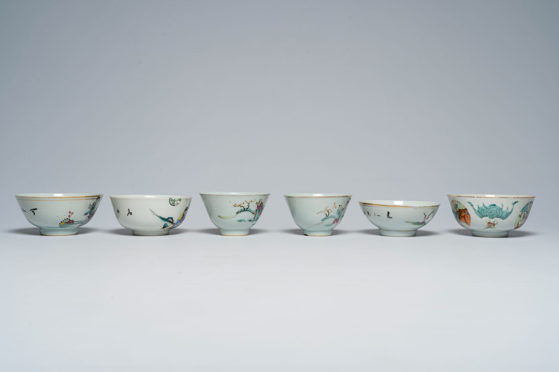 A varied collection of Chinese famille rose bowls, 19th/20th C. - Image 5 of 13