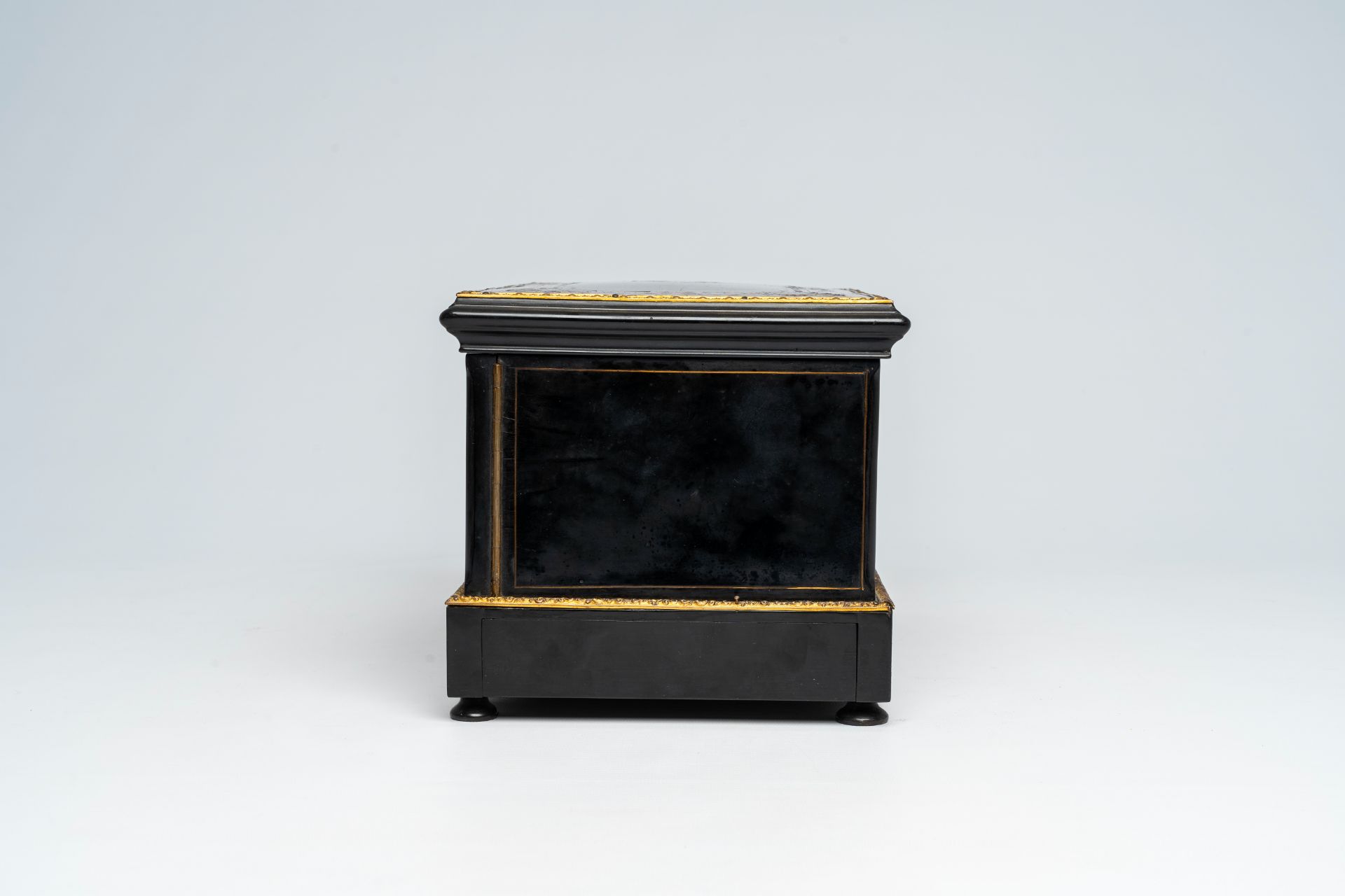 A French Historicism bronze mounted ebonised wooden tortoiseshell, mother-of pearl and brass marquet - Image 5 of 9