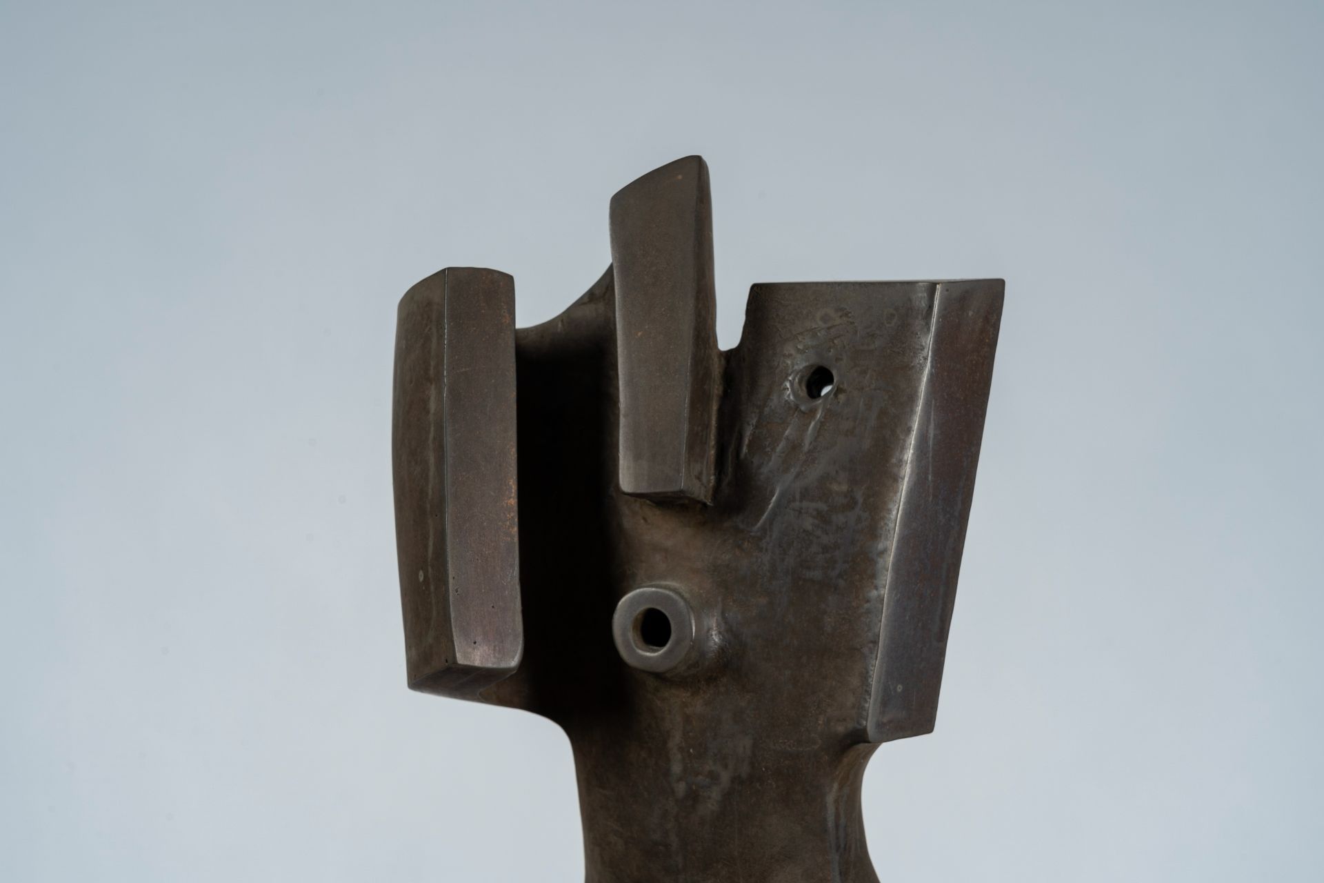 Jacques Tenenhaus (1947): 'The walking man', steel patinated bronze, foundry Landowski, ed. 1/8, dat - Image 8 of 9