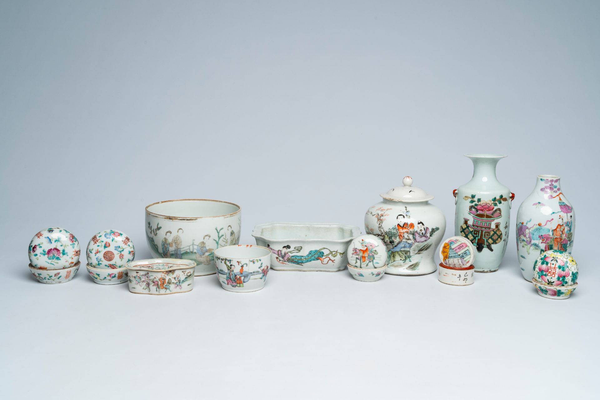 A varied collection of Chinese famille rose and qianjiang cai porcelain, 19th/20th C.