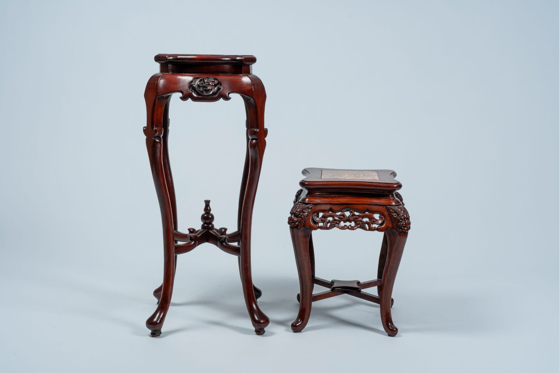 Two Chinese open worked carved wood stands with marble and dreamstone top, 20th C. - Image 5 of 7