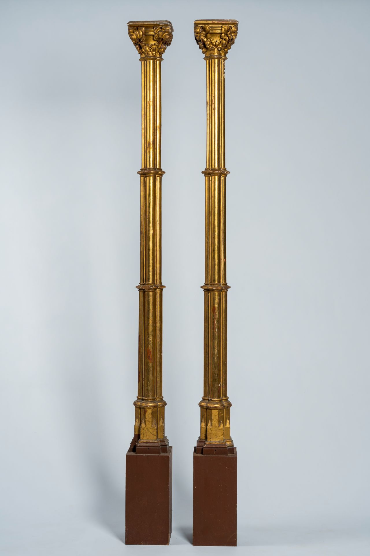 A pair of large Gothic revival gilt wood pillars, 19th C. - Image 3 of 8
