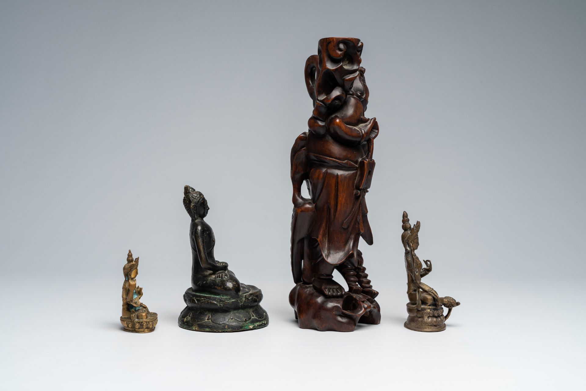 Four Asian bronze and wood sculptures, 19th/20th C. - Image 5 of 7