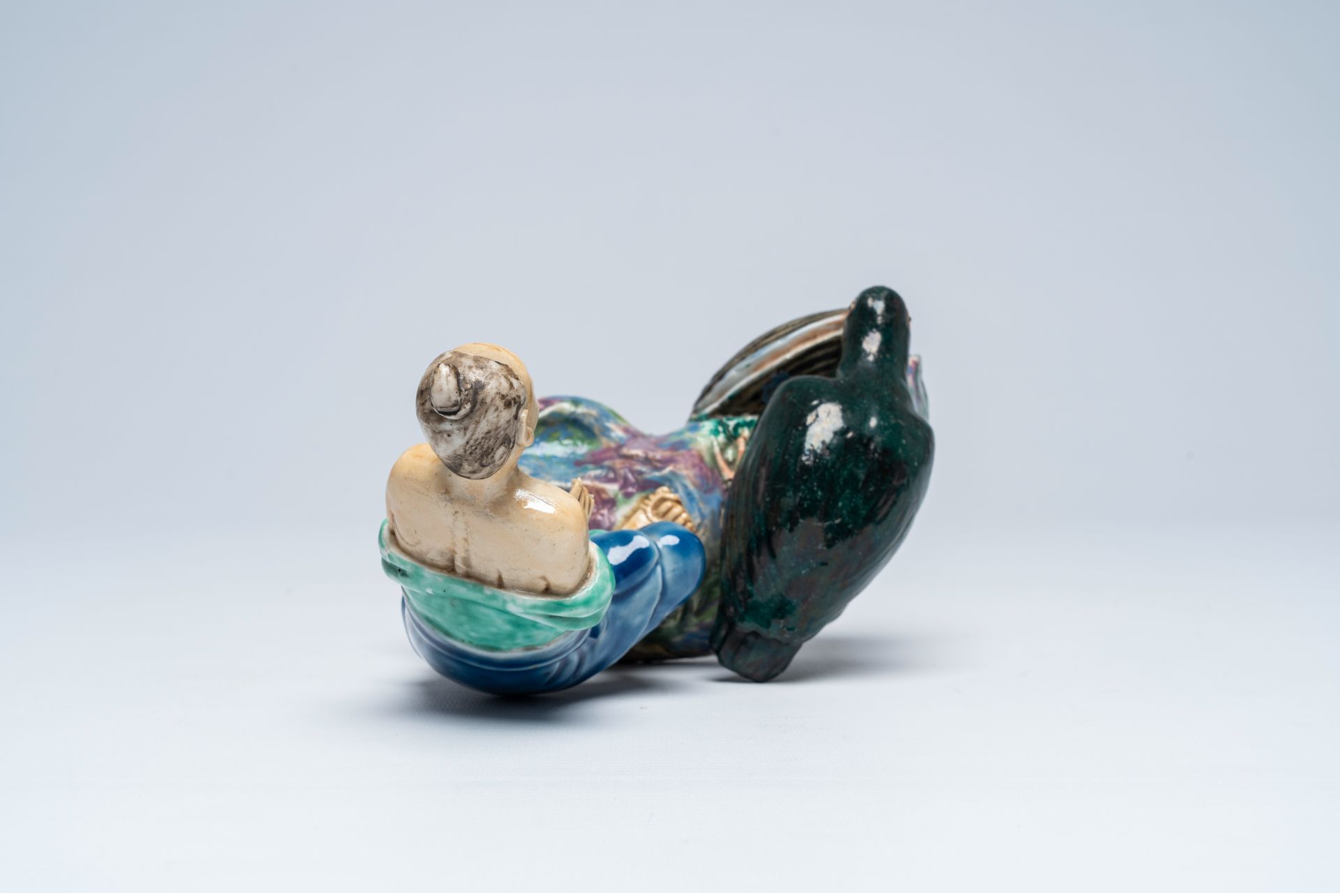 A Chinese polychrome group depicting an elder and a piscivorous bird, Qianlong/Jiaqing - Image 6 of 7