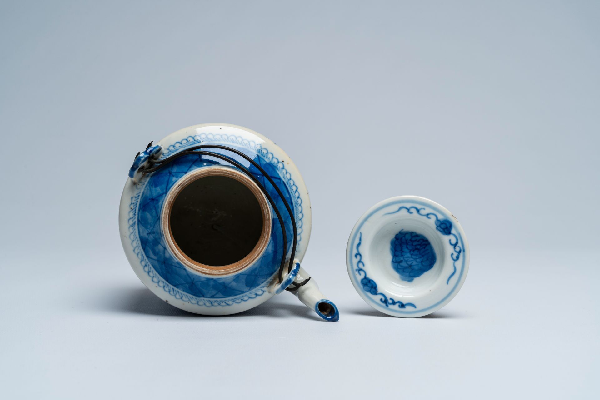 A Chinese blue and white Vietnamese market 'Bleu de Hue' teapot and cover and an 'Immortals' dish, 1 - Image 8 of 9