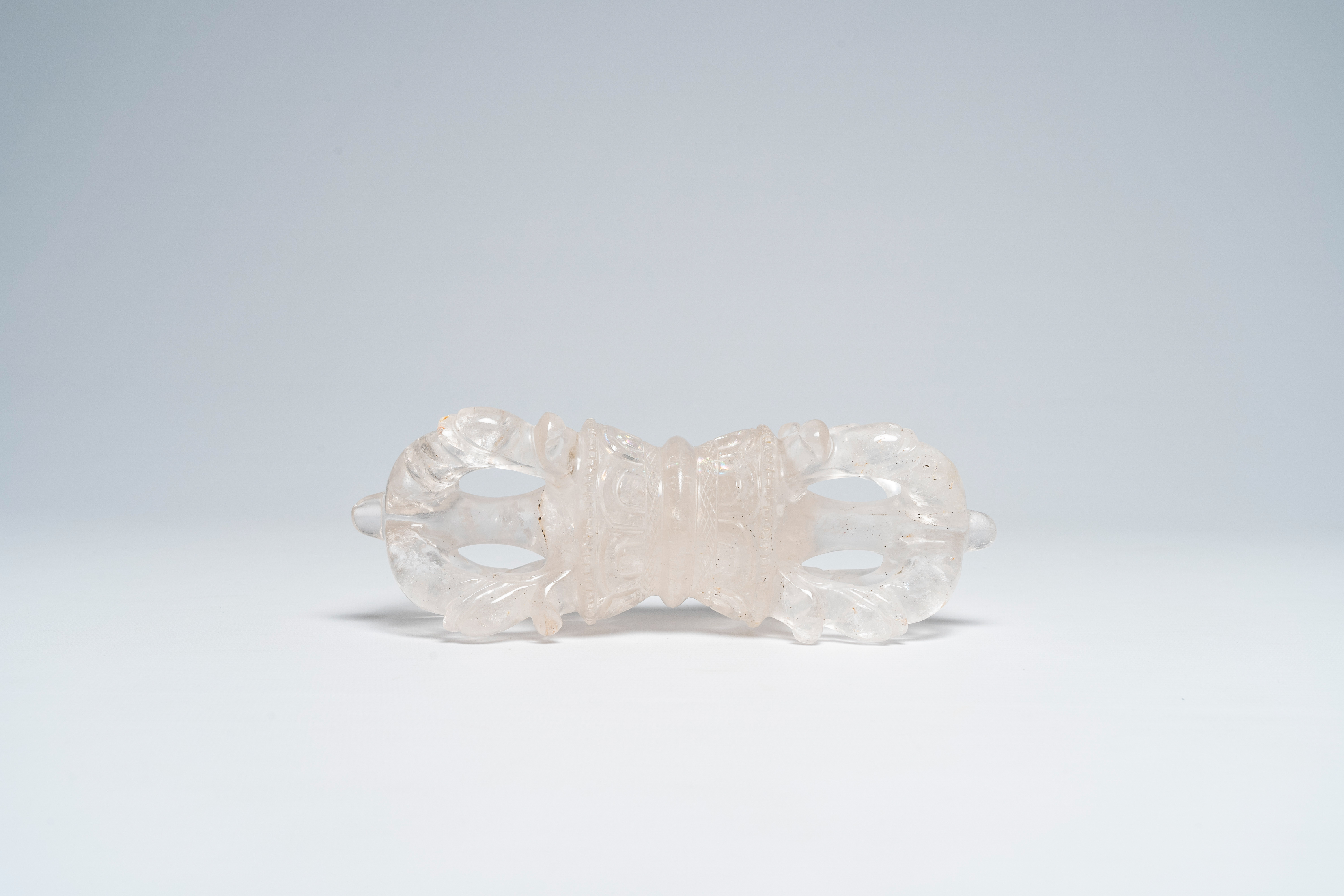 A Tibetan rock crystal vajra, 20th C. - Image 2 of 6